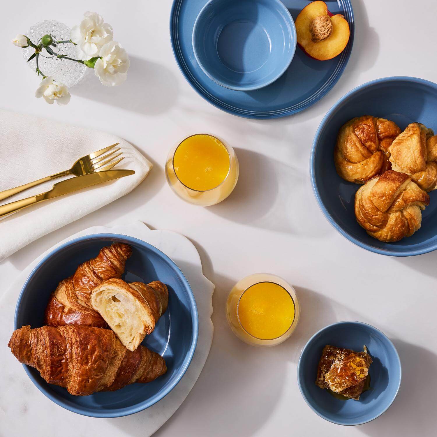 Le Creuset 12cm Stoneware Round Coupe Snack Bowl - Chambray - Image 5