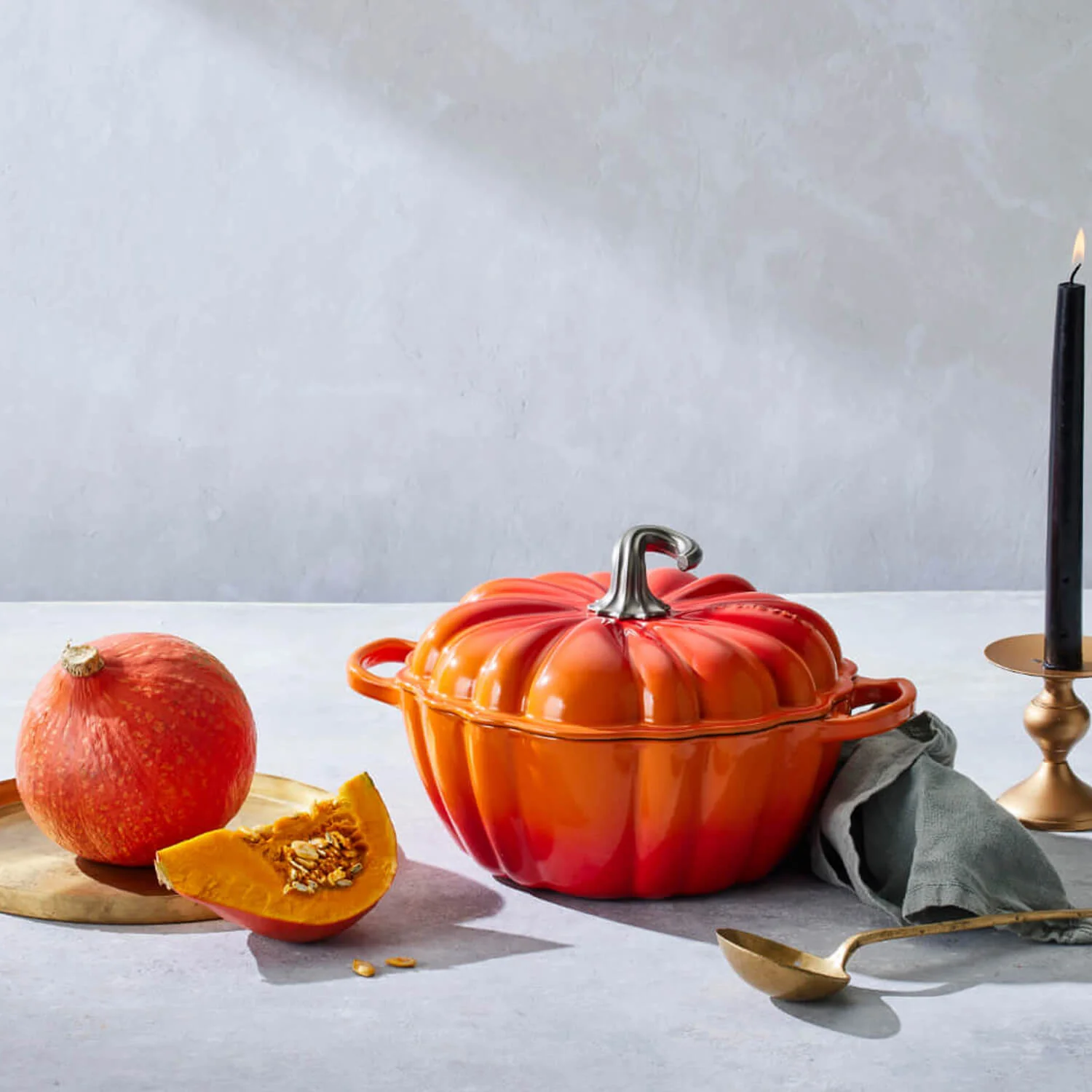 Le Creuset Halloween Cast Iron 24cm Pumpkin Casserole - Volcanic - Image 7