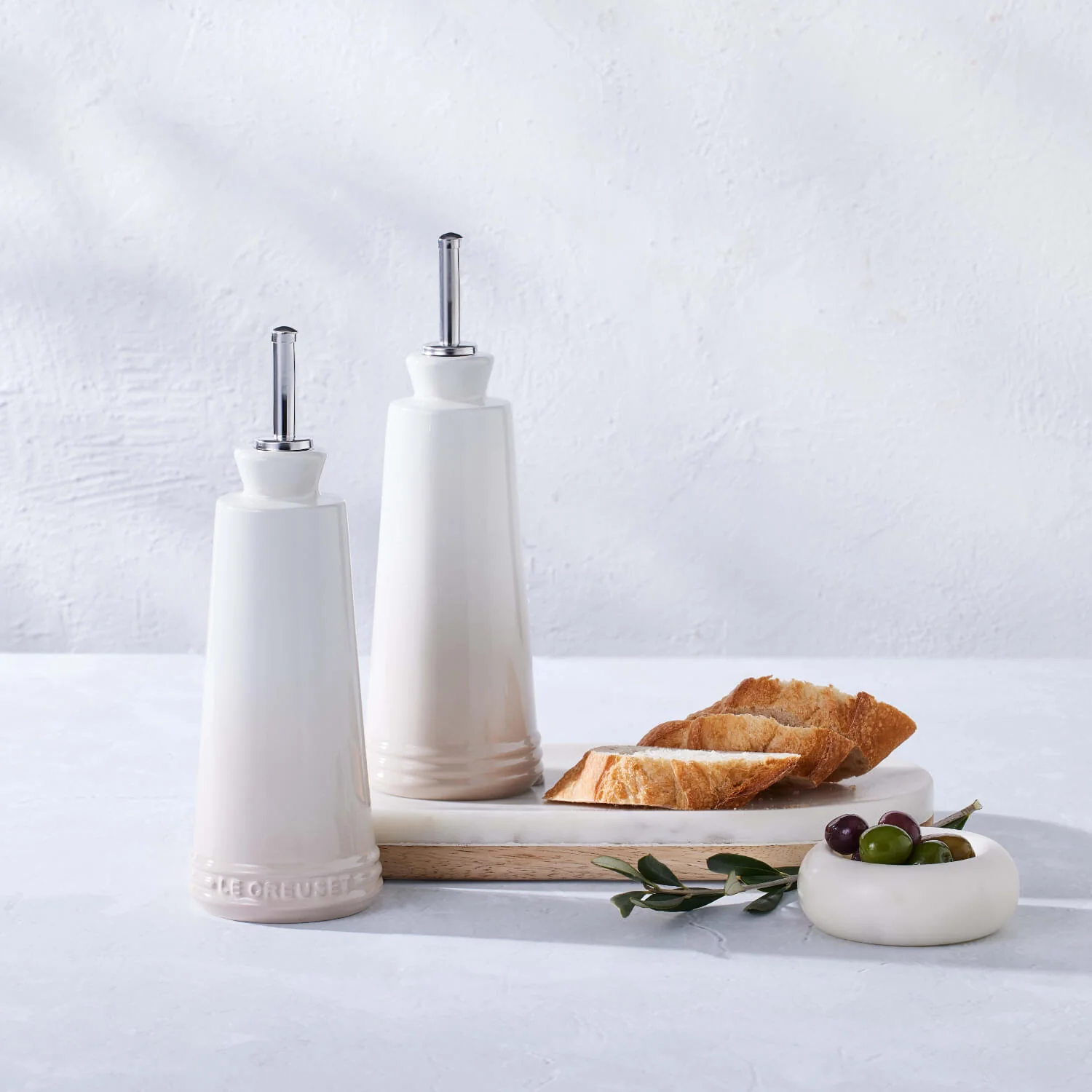 Le Creuset 300ml Stoneware Oil & Vinegar Set - Meringue - Image 4