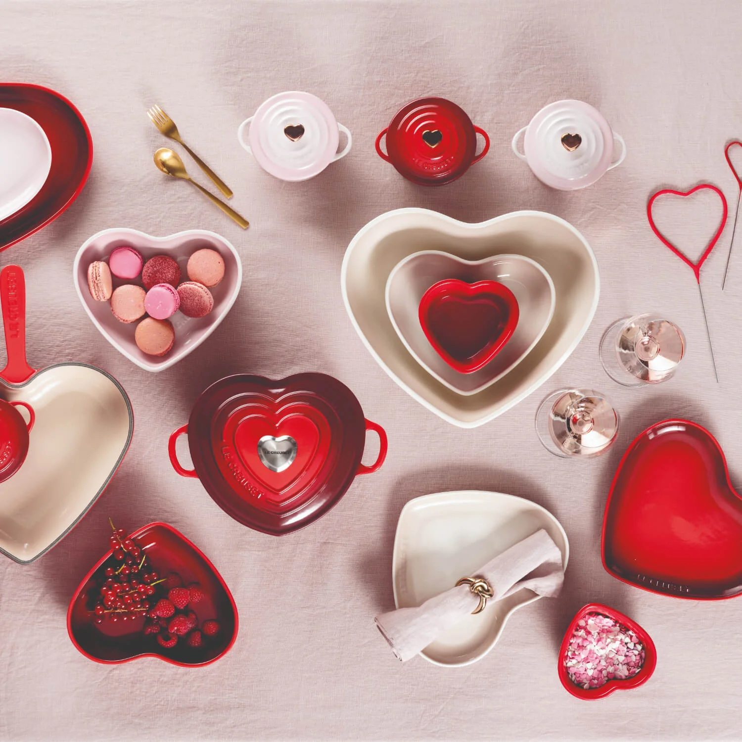 Le Creuset 30cm Heart Stoneware Serving Bowl - Cerise - Image 5