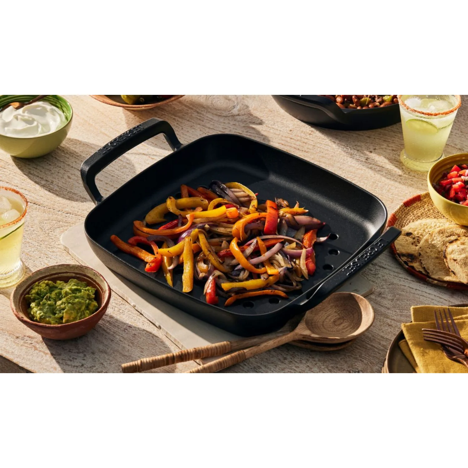Le Creuset Cast Iron BBQ Outdoor 30cm Square Grilling Basket - Satin Black - Image 6