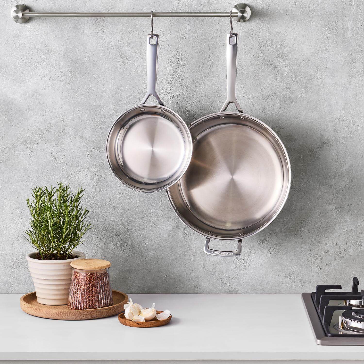 Le Creuset Classic 3-Ply Stainless Steel 30cm Uncoated Frying Pan with Helper Handle - Image 6