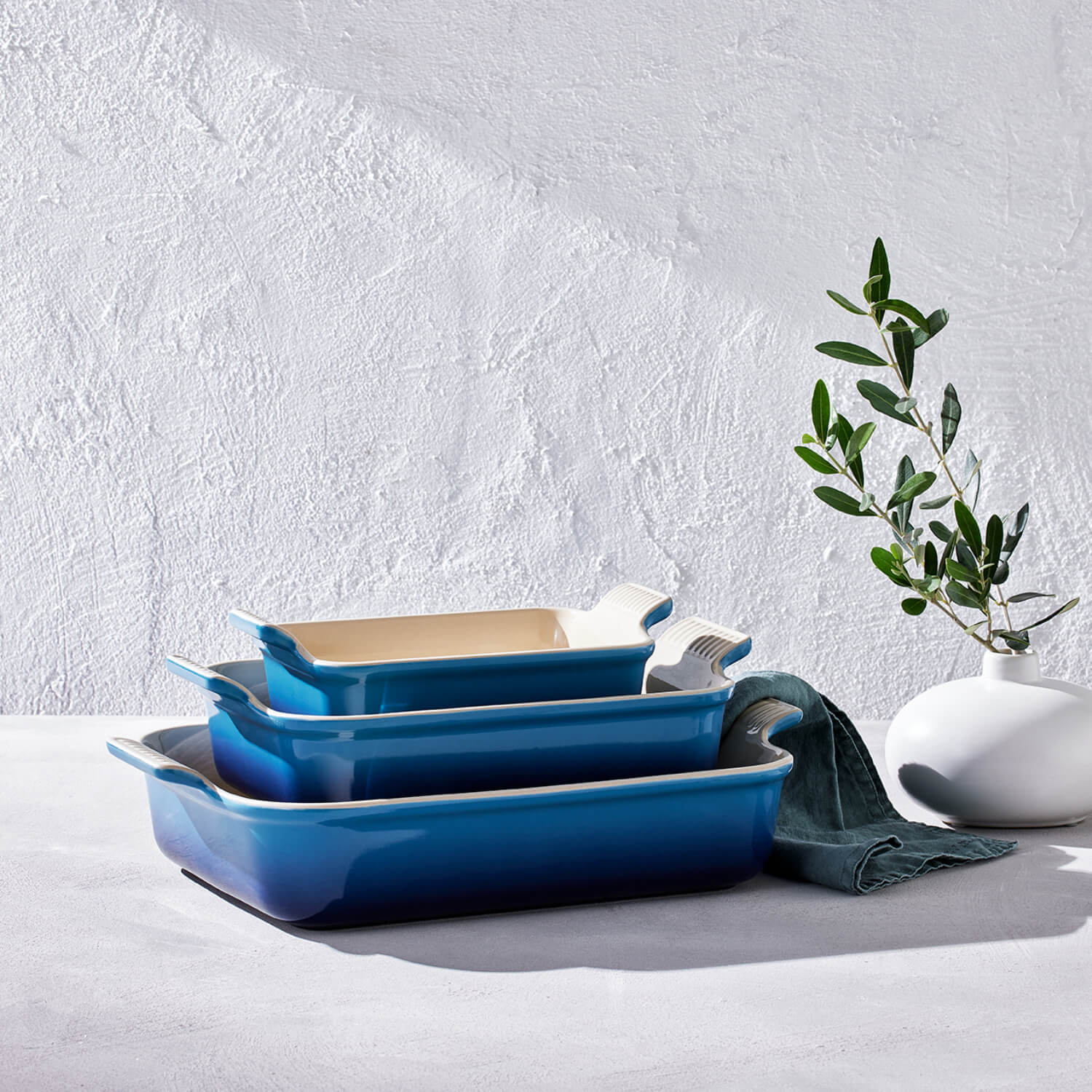 Le Creuset Stoneware Heritage 19cm Rectangular Deep Dish - Azure - Image 5