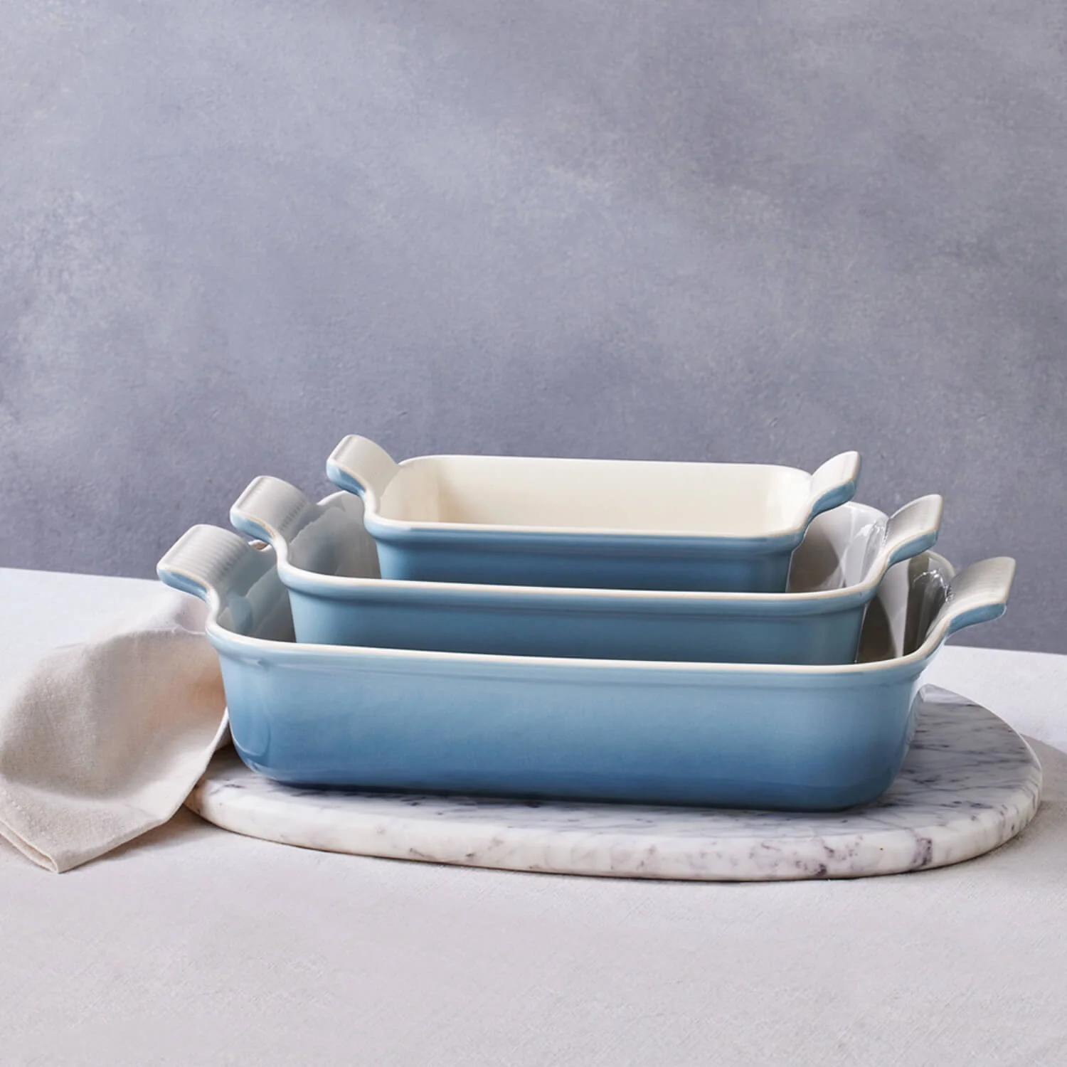 Le Creuset Stoneware Heritage 26cm Deep Rectangular Dish - Chambray - Image 5