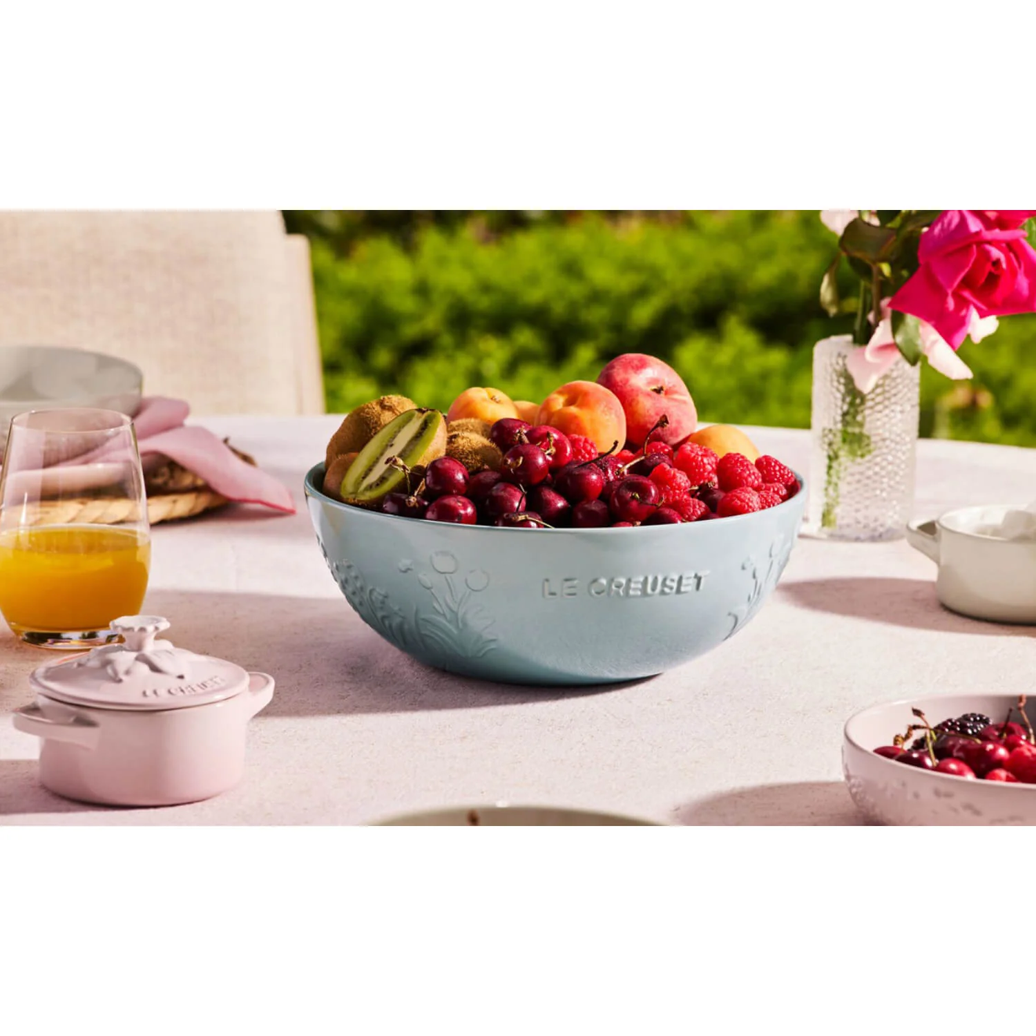 Le Creuset La Jardin Stoneware 25cm Multi Bowl - Shell Pink - Image 5