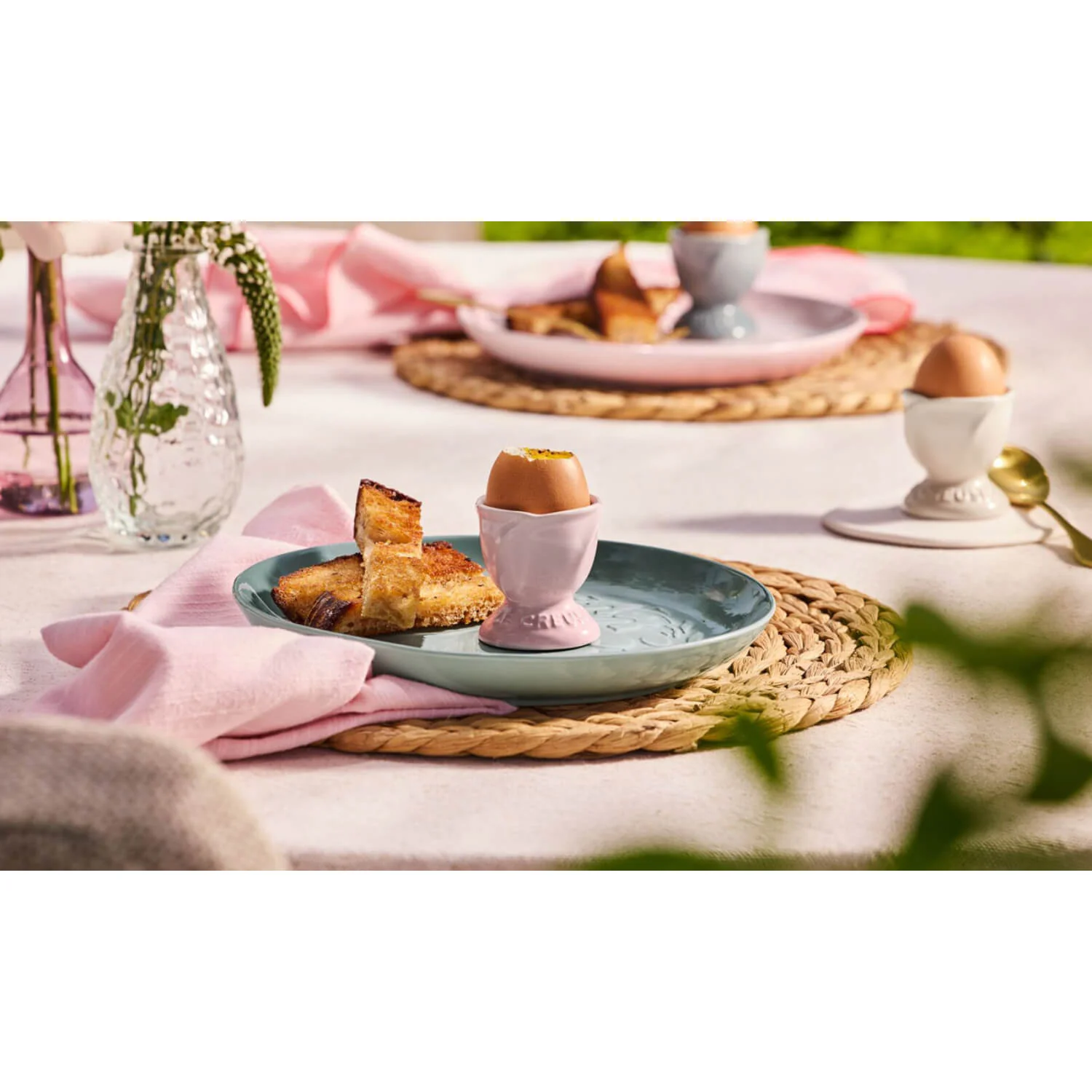 Le Creuset La Jardin Tulip Stoneware Set of 2 Egg Cups - Shell Pink - Image 5
