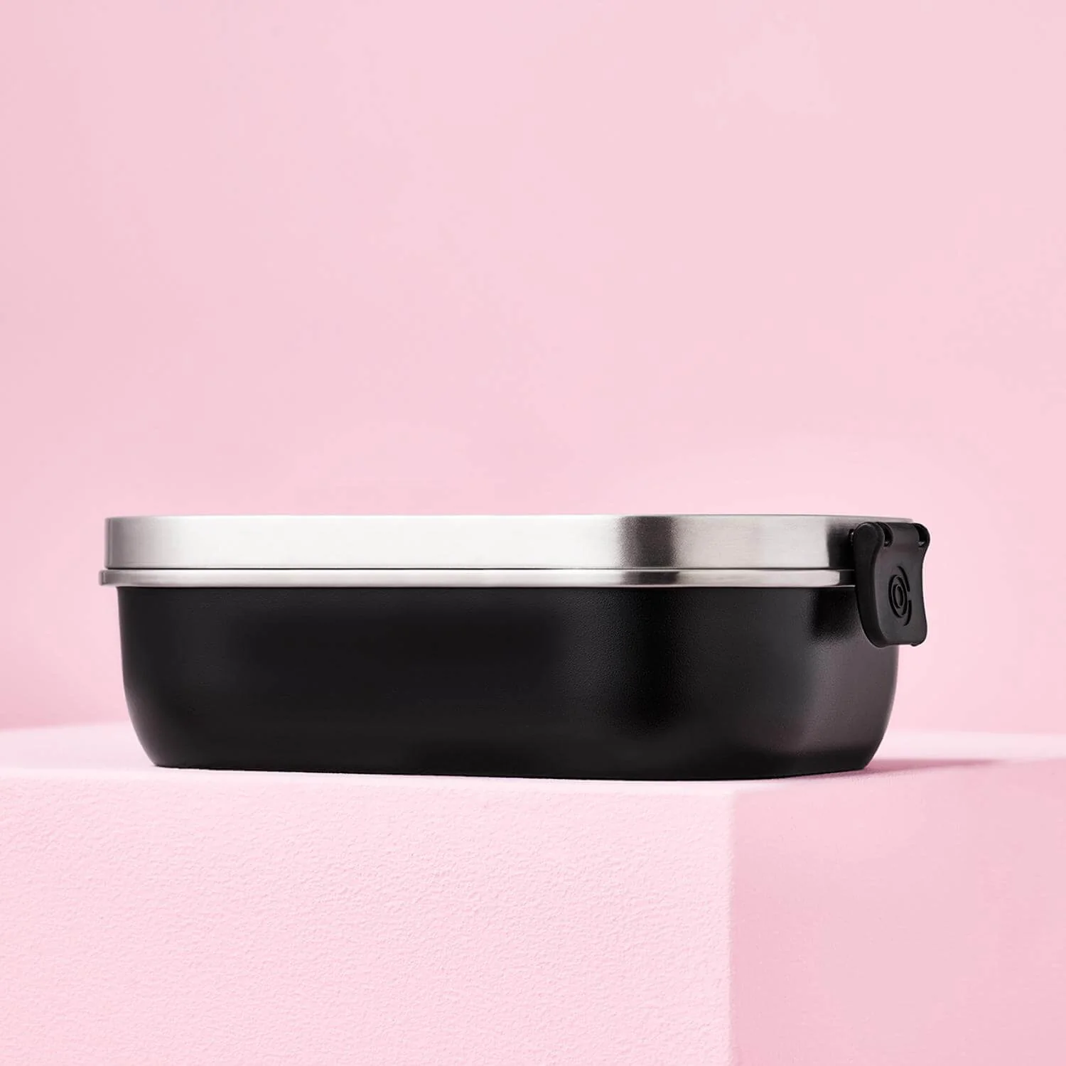 Le Creuset 'On The Go' Stainless Steel 900ml Rectangular Lunch Box - Satin Black - Image 6