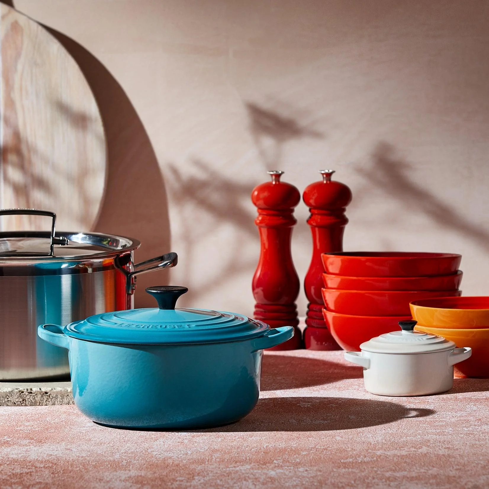 Le Creuset Classic Salt Mill - Cerise - Image 5