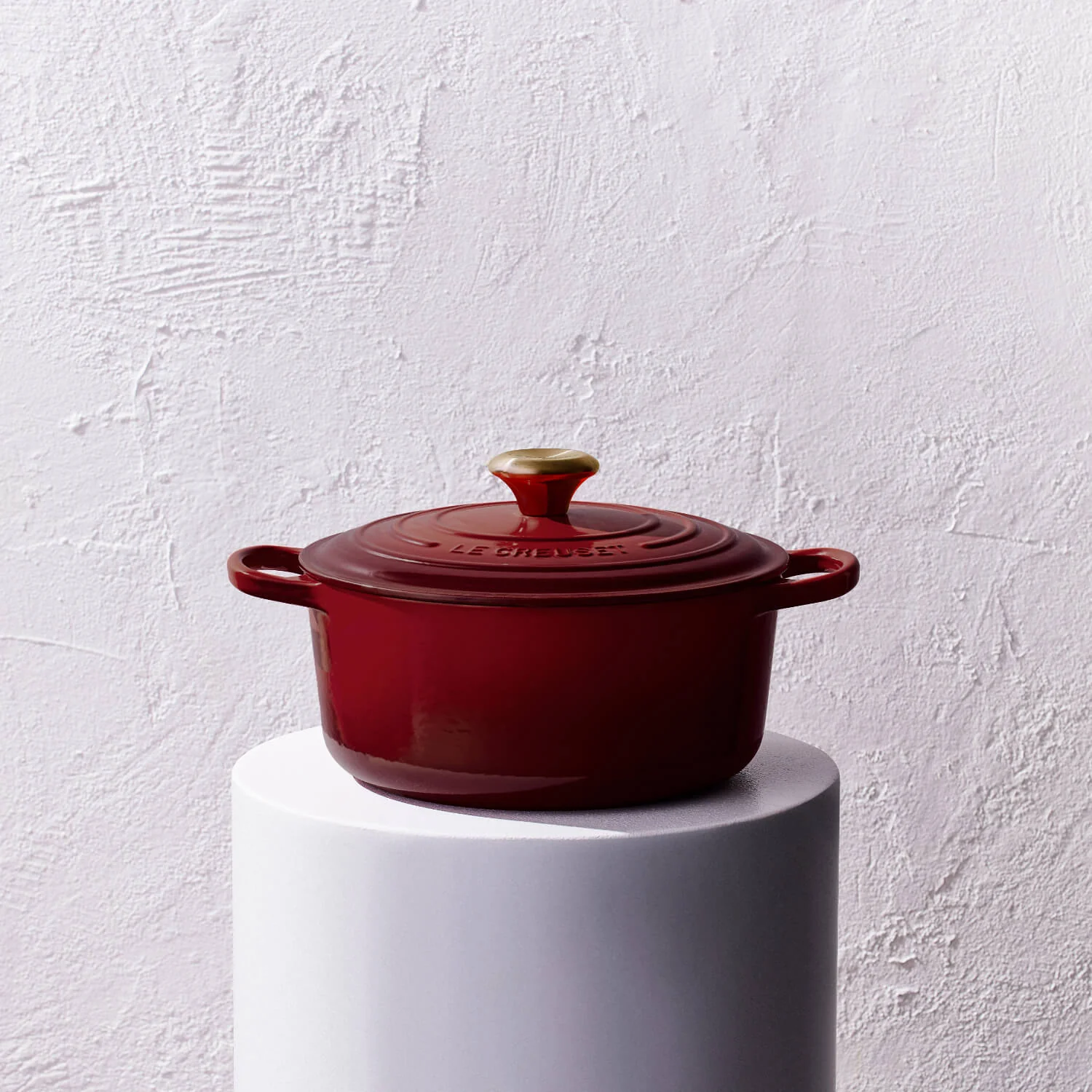 Le Creuset Signature Cast Iron 22cm Round Casserole - Garnet - Image 6