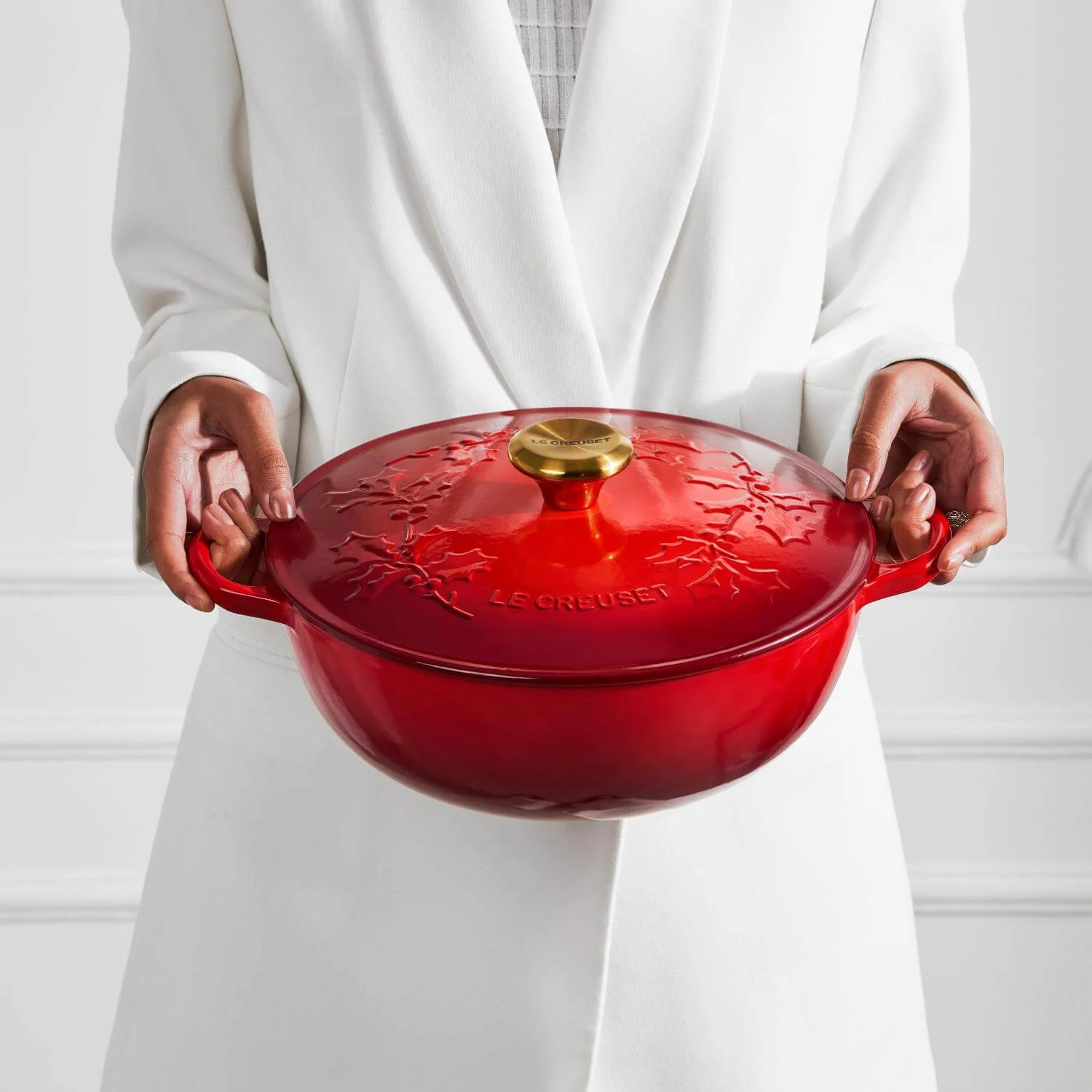 Le Creuset Holly Signature Cast Iron 26cm Soup Pot - Cerise - Image 7