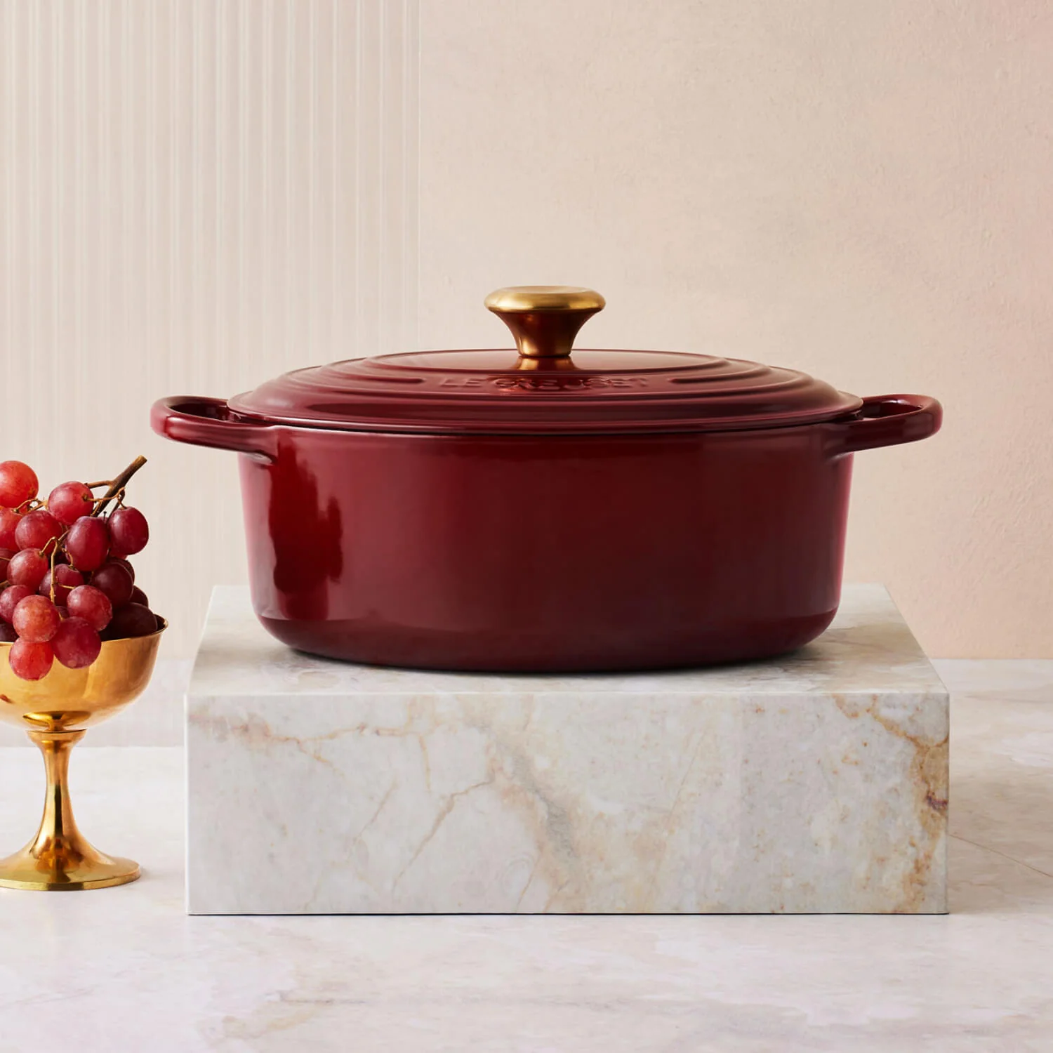 Le Creuset Signature Cast Iron 27cm Oval Casserole - Garnet - Image 6