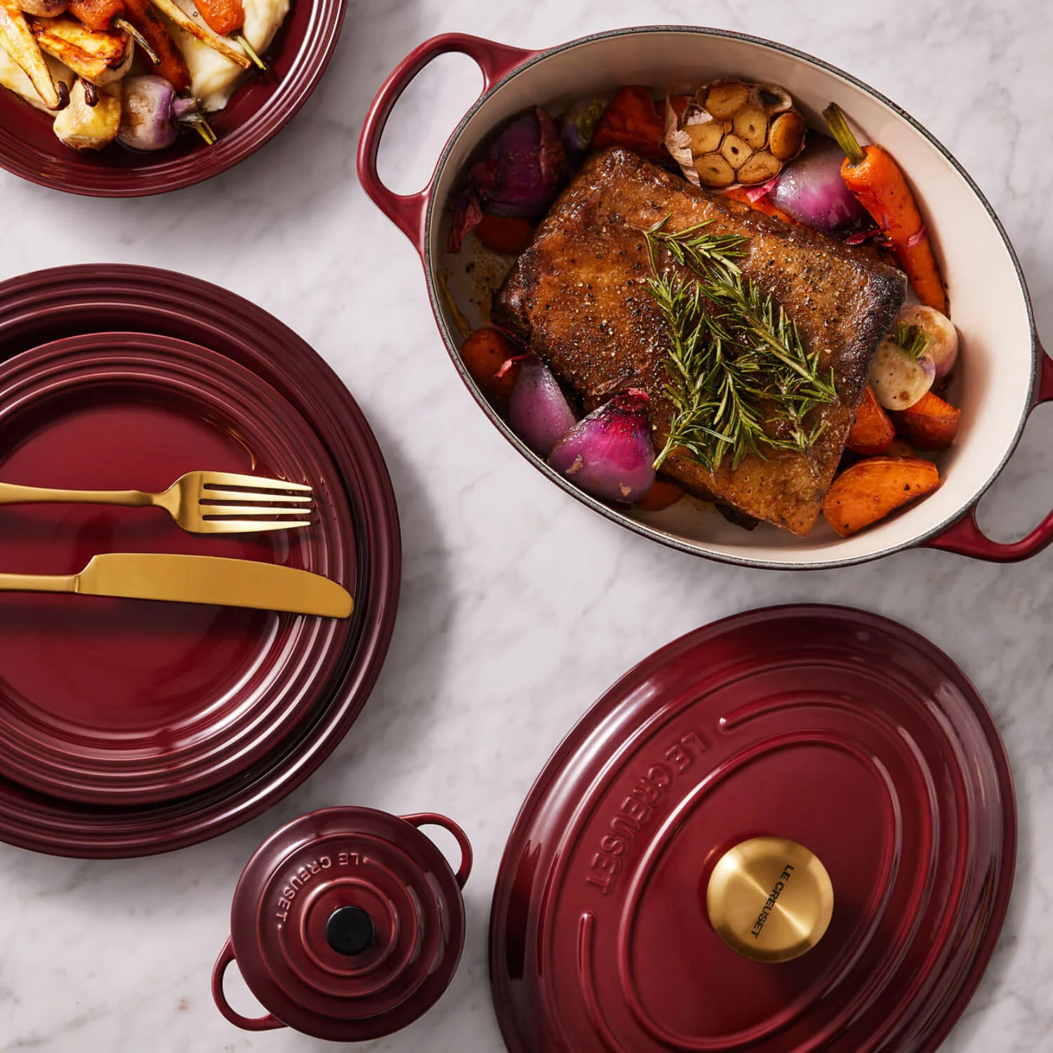 Le Creuset Signature Cast Iron 27cm Oval Casserole - Garnet - Image 7