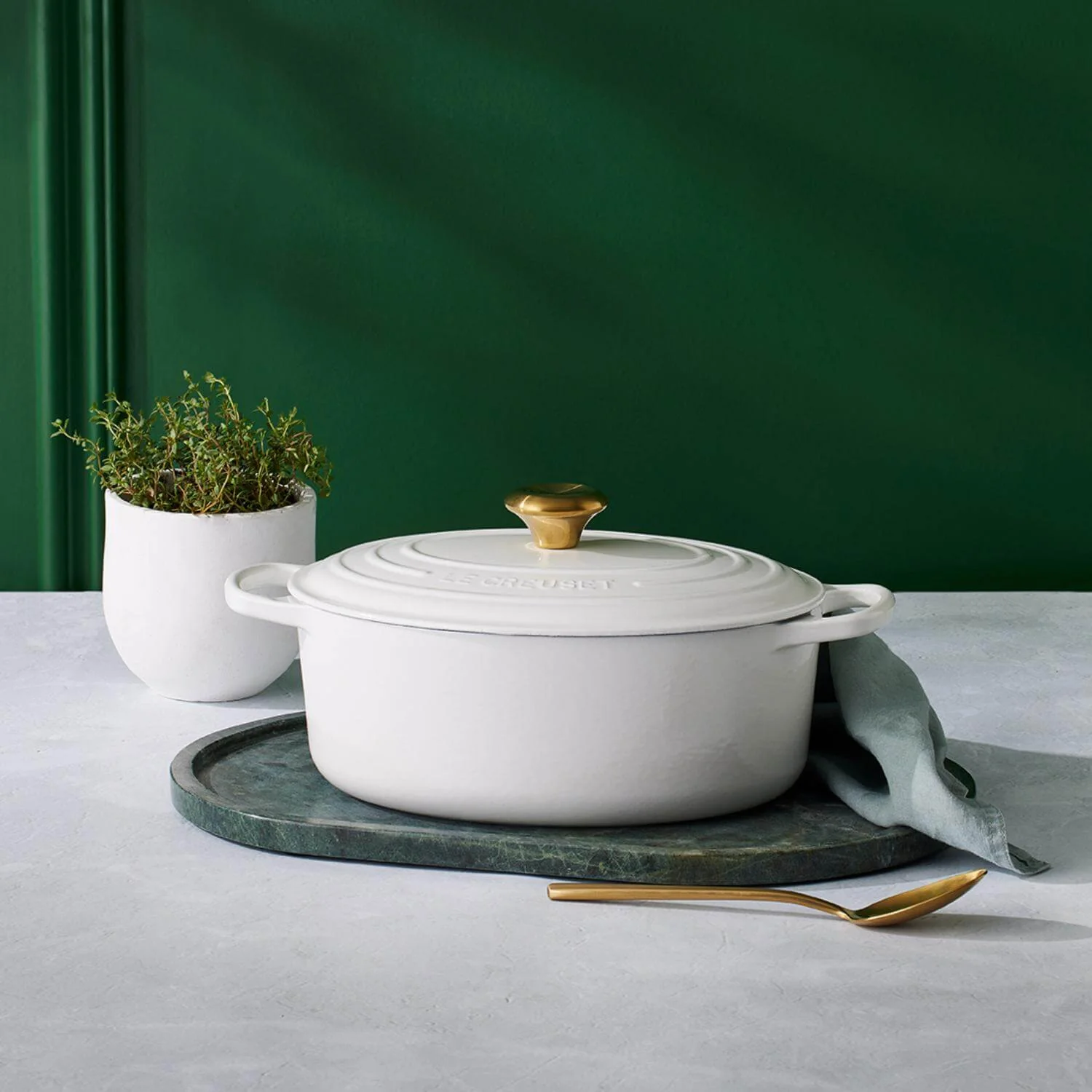 Le Creuset Signature Cast Iron 27cm Oval Casserole - White - Image 2