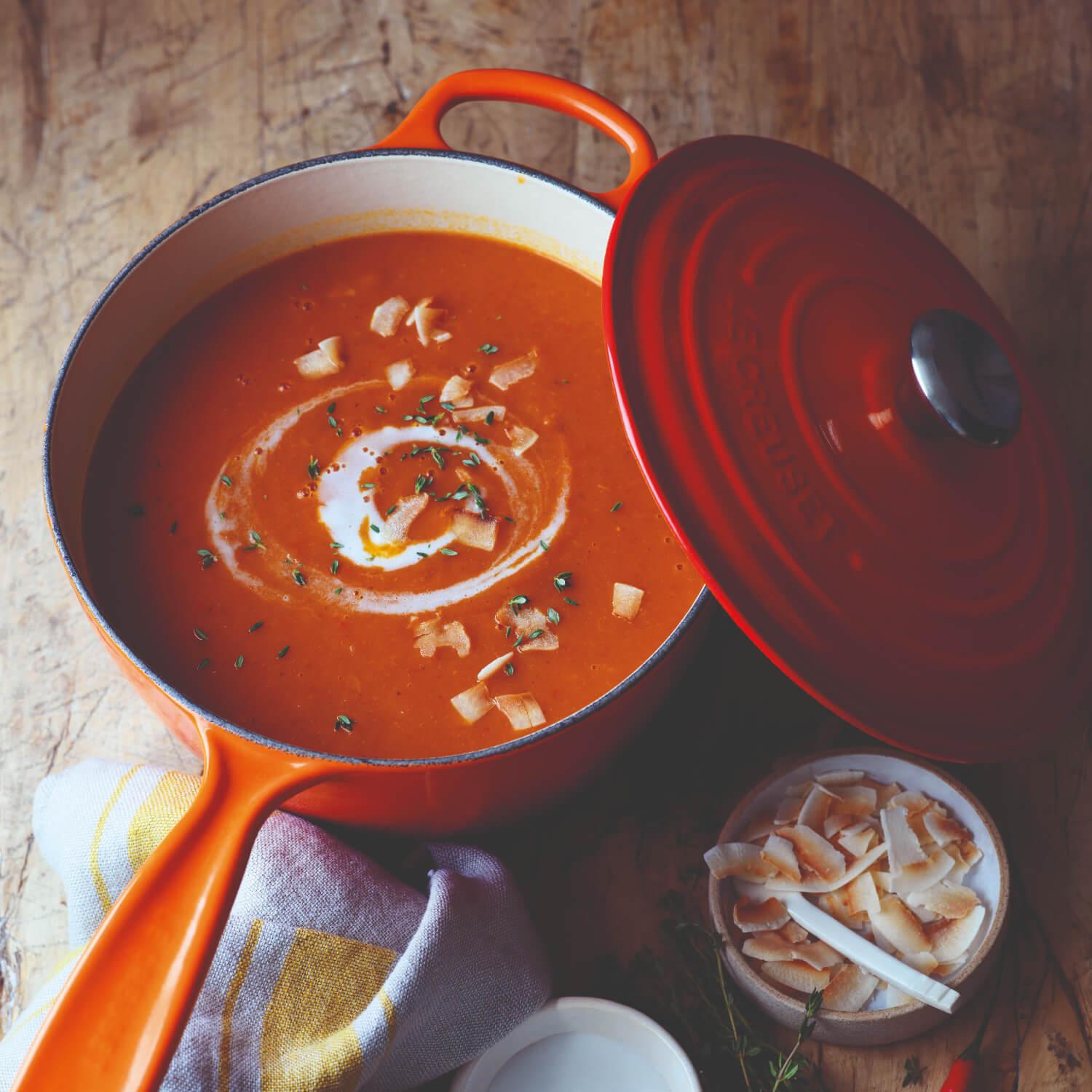 Le Creuset Signature Cast Iron 20cm Saucepan - Volcanic - Image 4