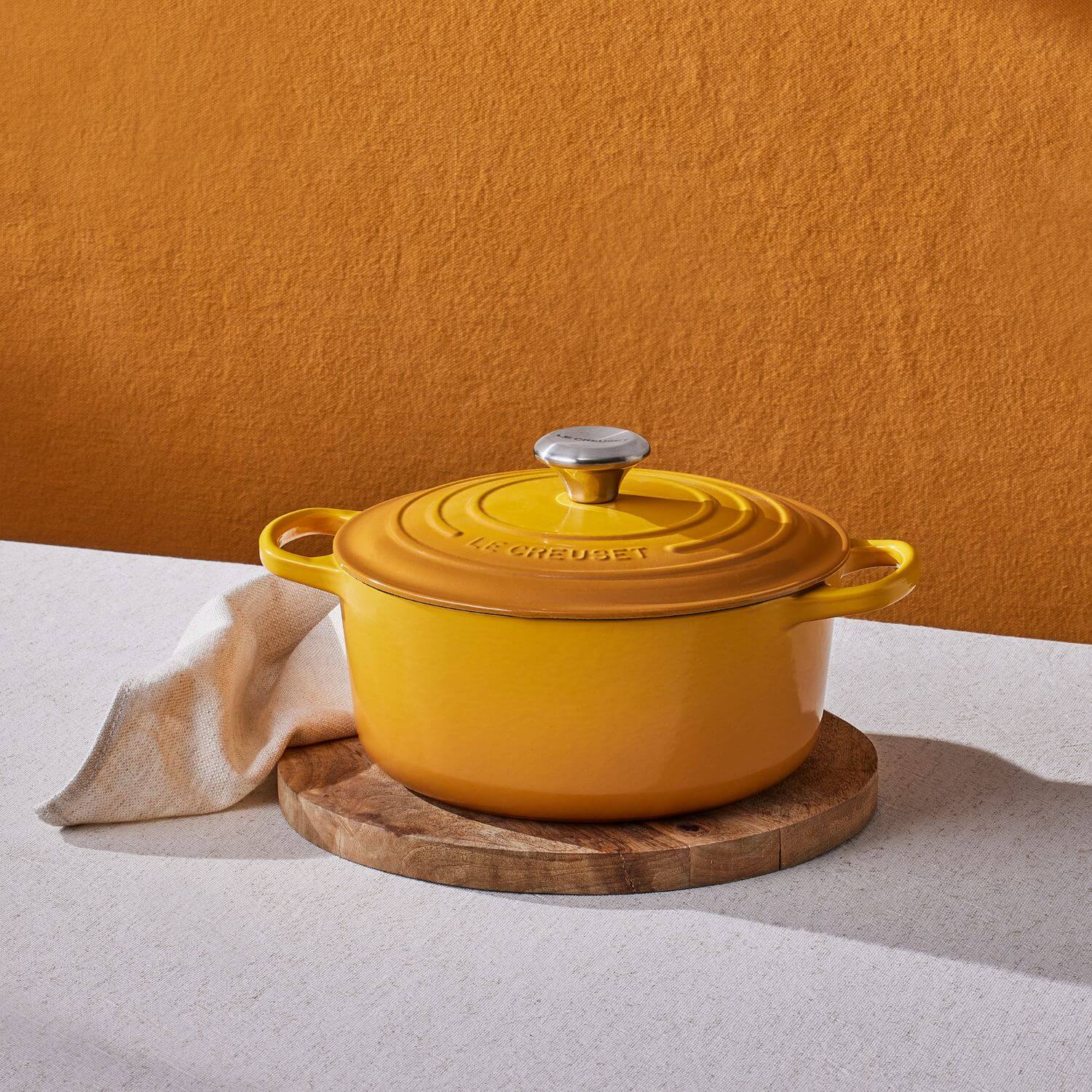 Le Creuset Signature Cast Iron 24cm Round Casserole - Nectar - Image 7