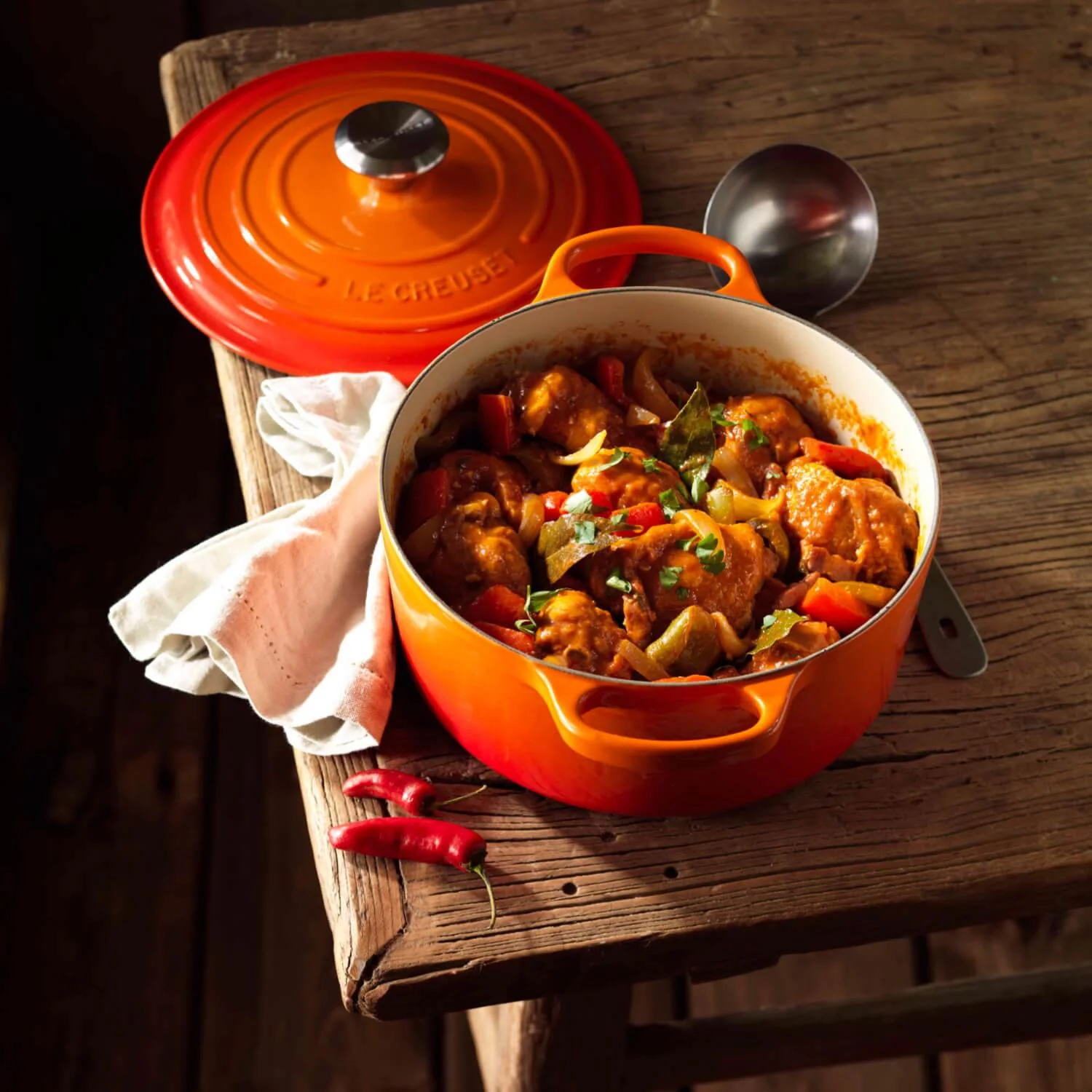Le Creuset Signature Cast Iron 26cm Round Casserole - Volcanic - Image 7