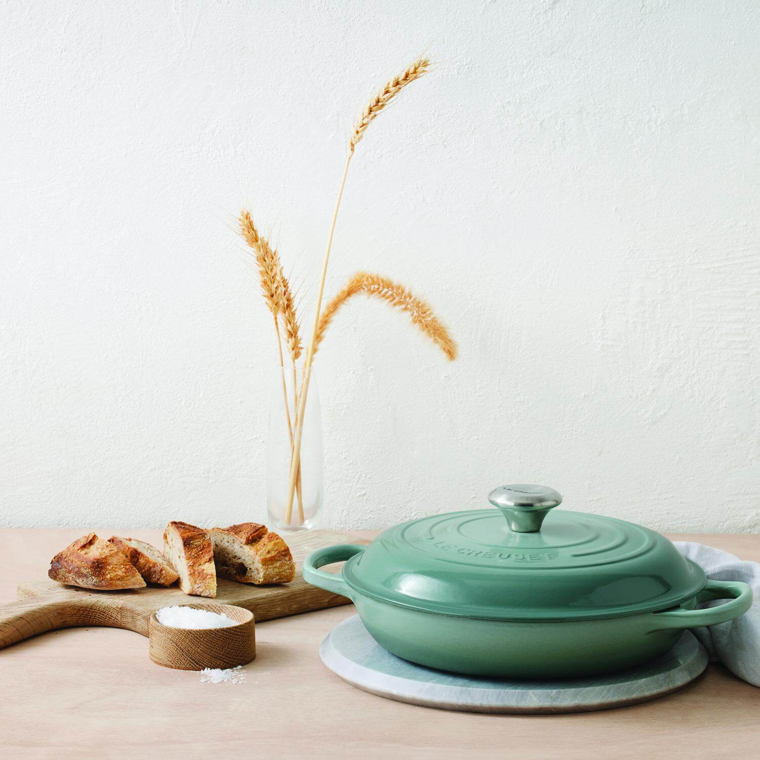 Le Creuset Signature Cast Iron 26cm Shallow Casserole - Sea Salt - Image 7