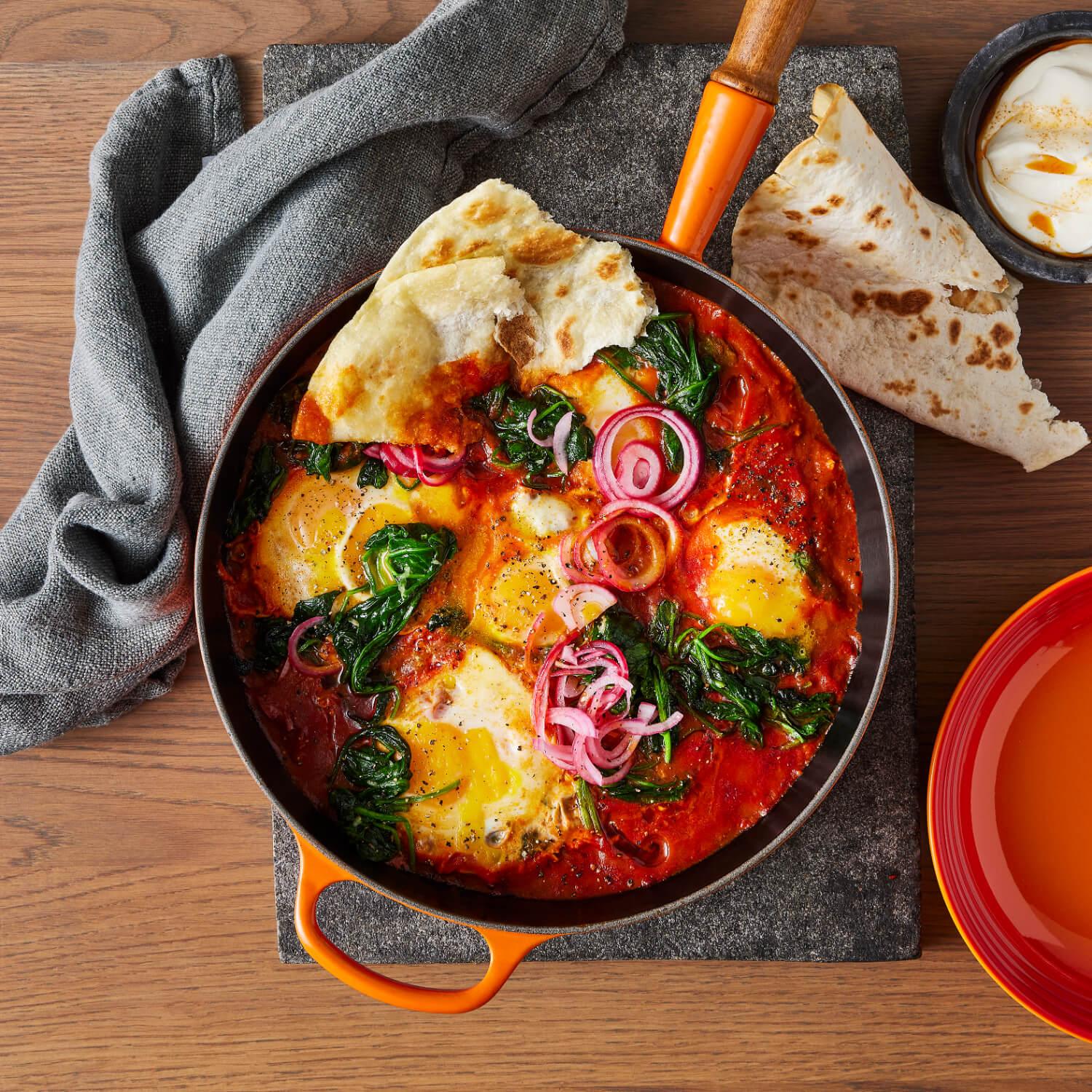 Le Creuset Signature Cast Iron 28cm Frying Pan - Volcanic - Image 6