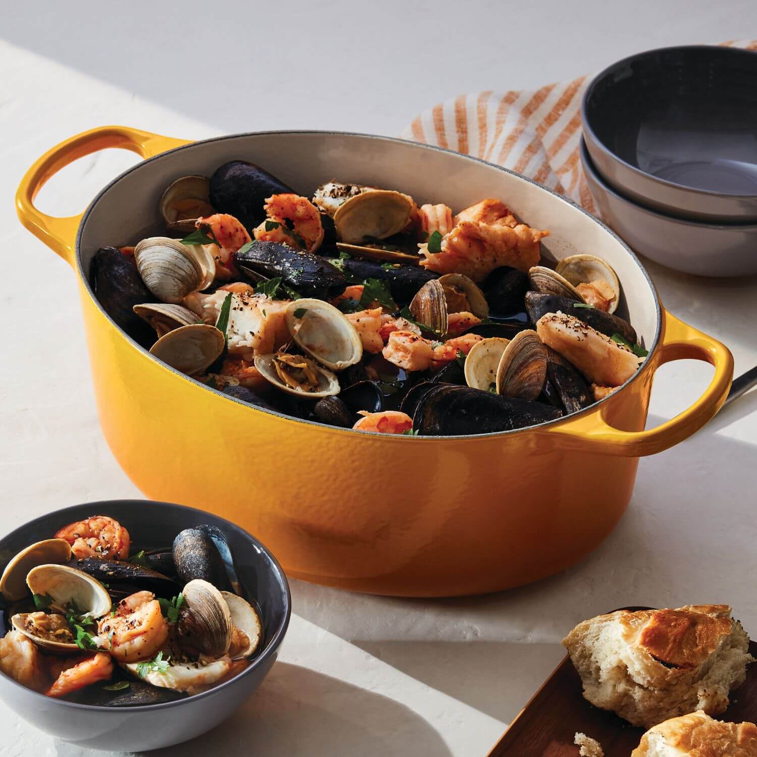 Le Creuset Signature Cast Iron 29cm Oval Casserole - Nectar - Image 7