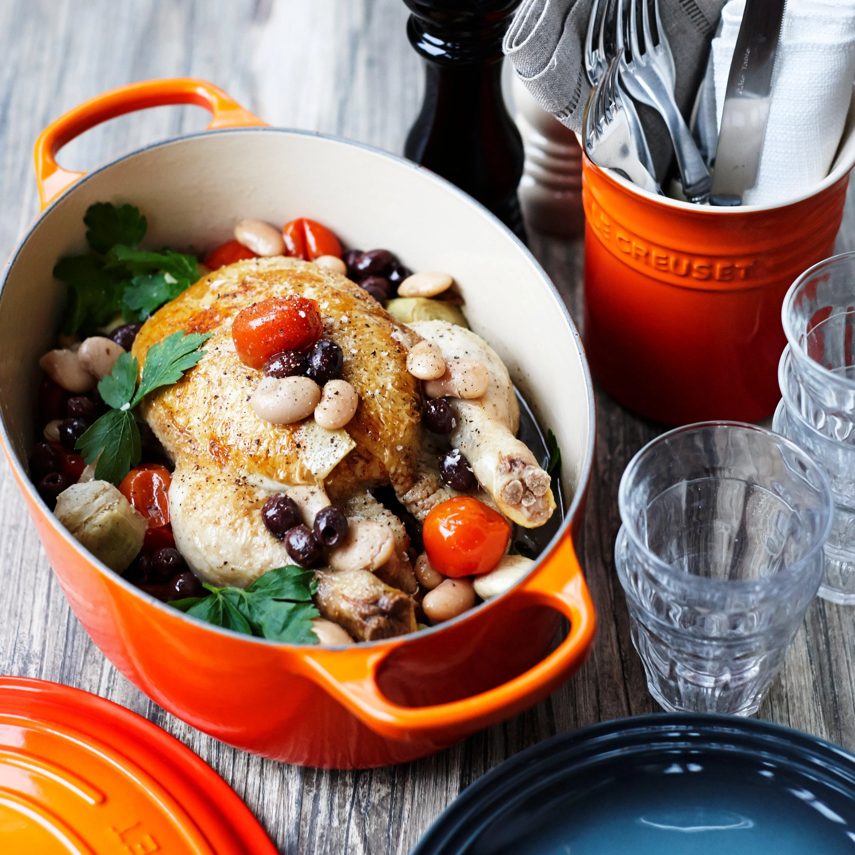Le Creuset Signature Cast Iron 29cm Oval Casserole - Volcanic - Image 6