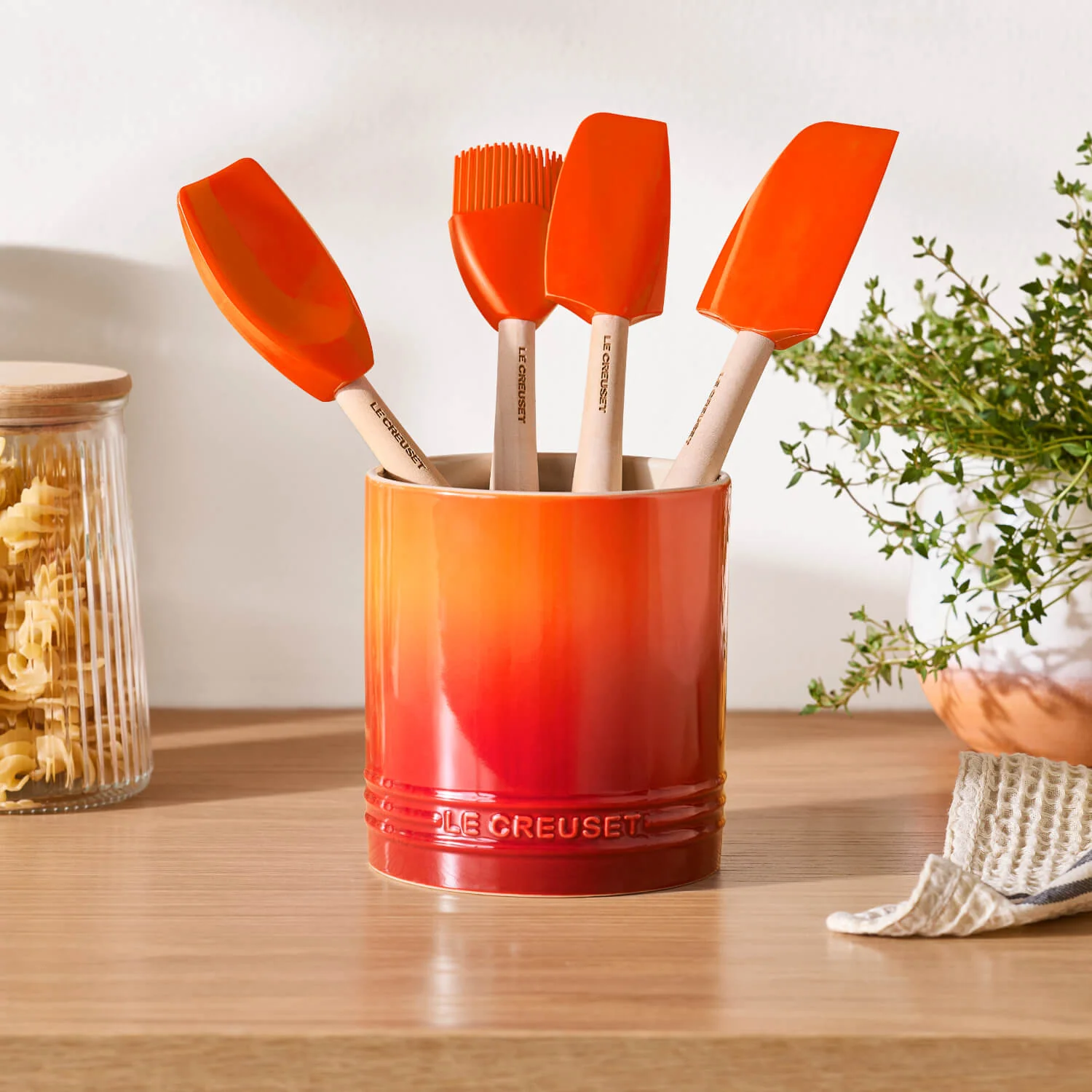 Le Creuset Signature Stoneware 1.1 Litre Utensil Jar - Nectar - Image 5