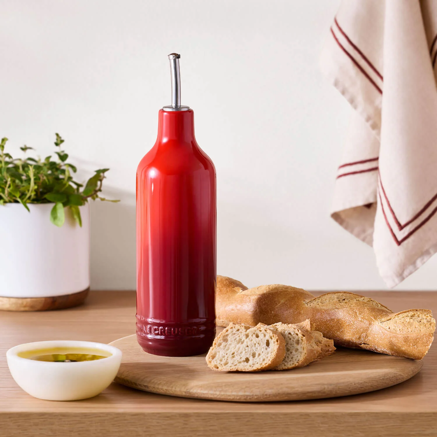 Le Creuset Stoneware Signature 600ml Oil Cruet Pourer - Cerise - Image 5