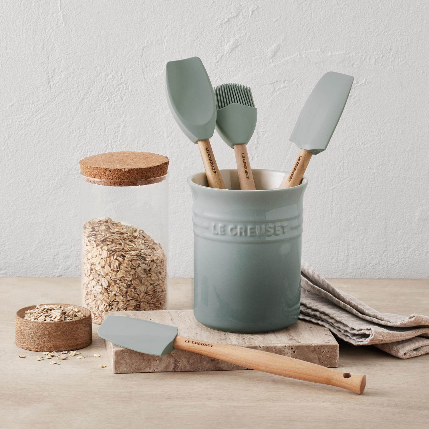 Le Creuset Silicone Round Cool Tool - Sea Salt - Image 3