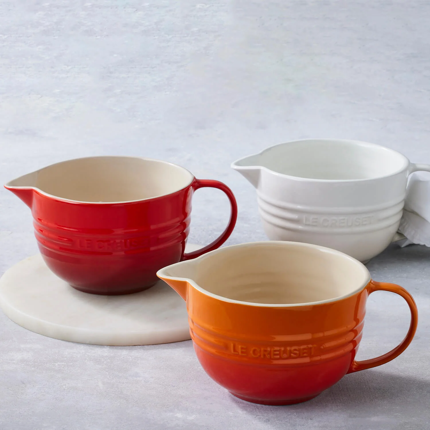 Le Creuset Stoneware 2 Litre Mixing Jug - Cerise - Image 7