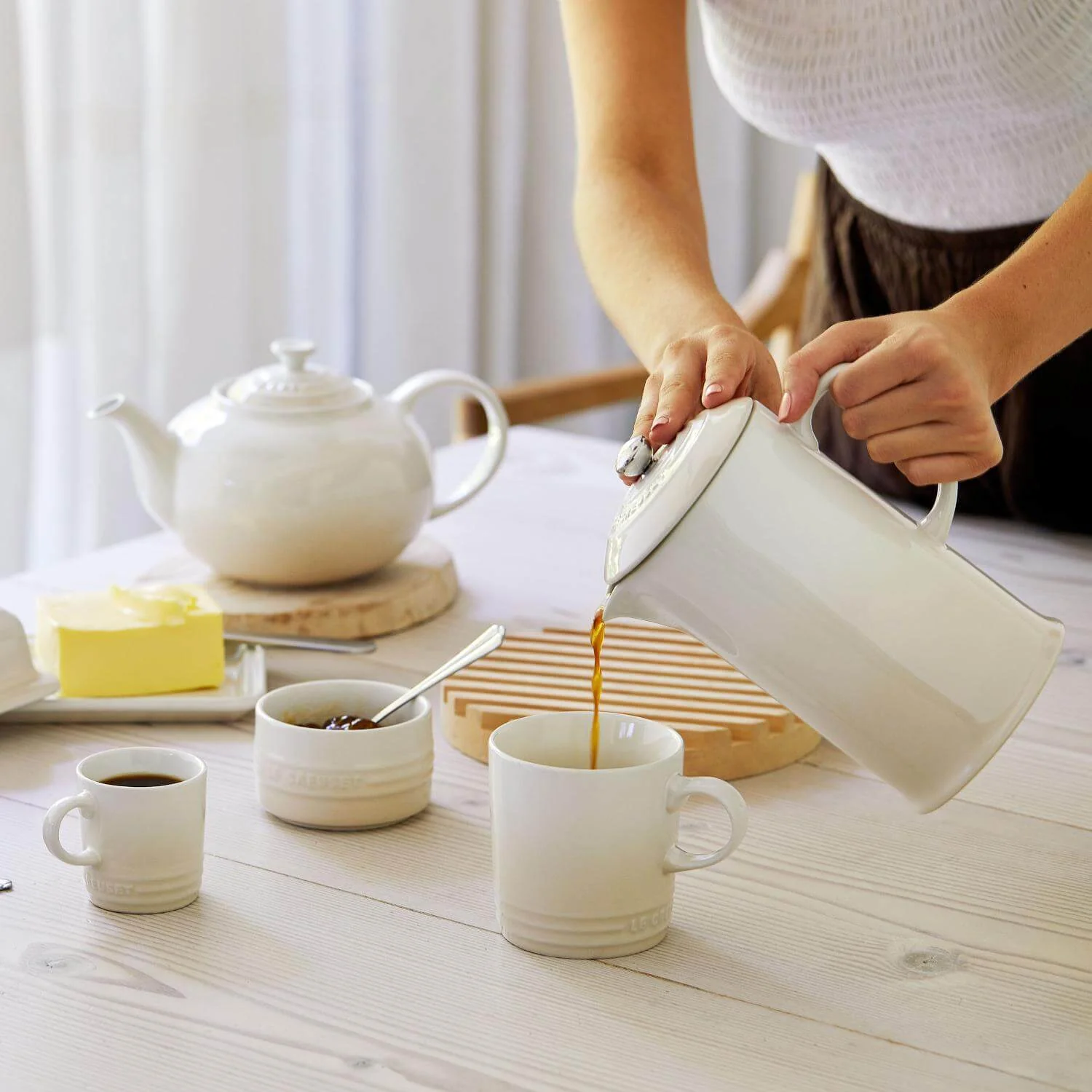 Le Creuset Stoneware Cafetiere - Meringue - Image 6