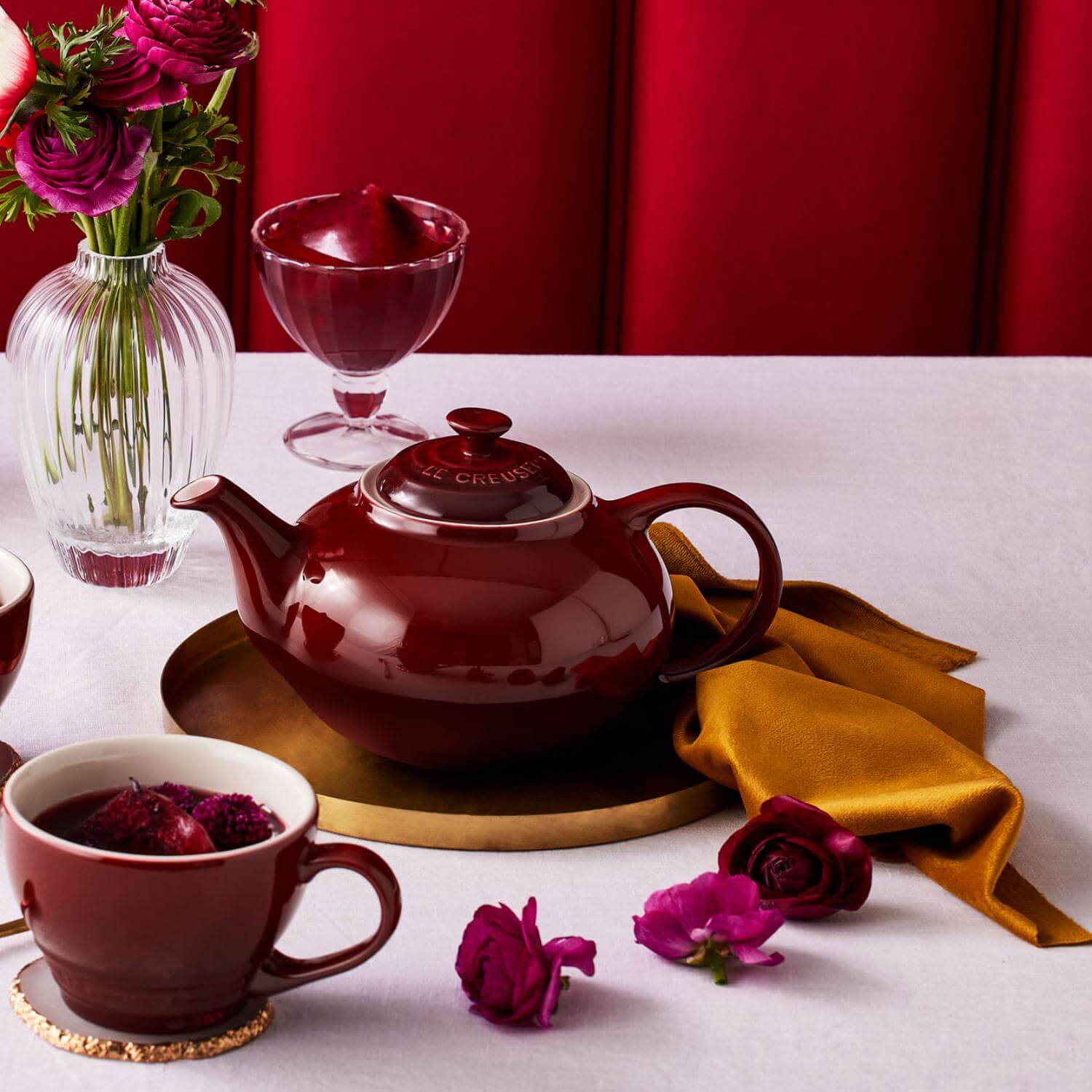 Le Creuset Stoneware Classic Teapot - Garnet - Image 5