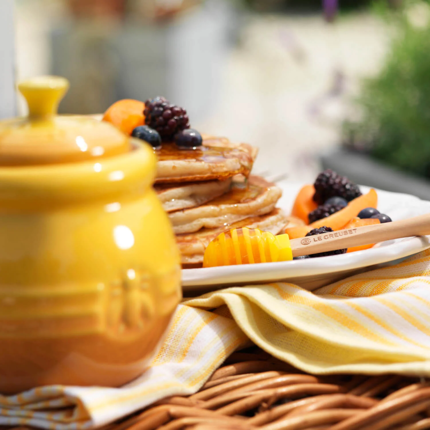 Le Creuset Stoneware Honey Pot & Dipper - Nectar - Image 6
