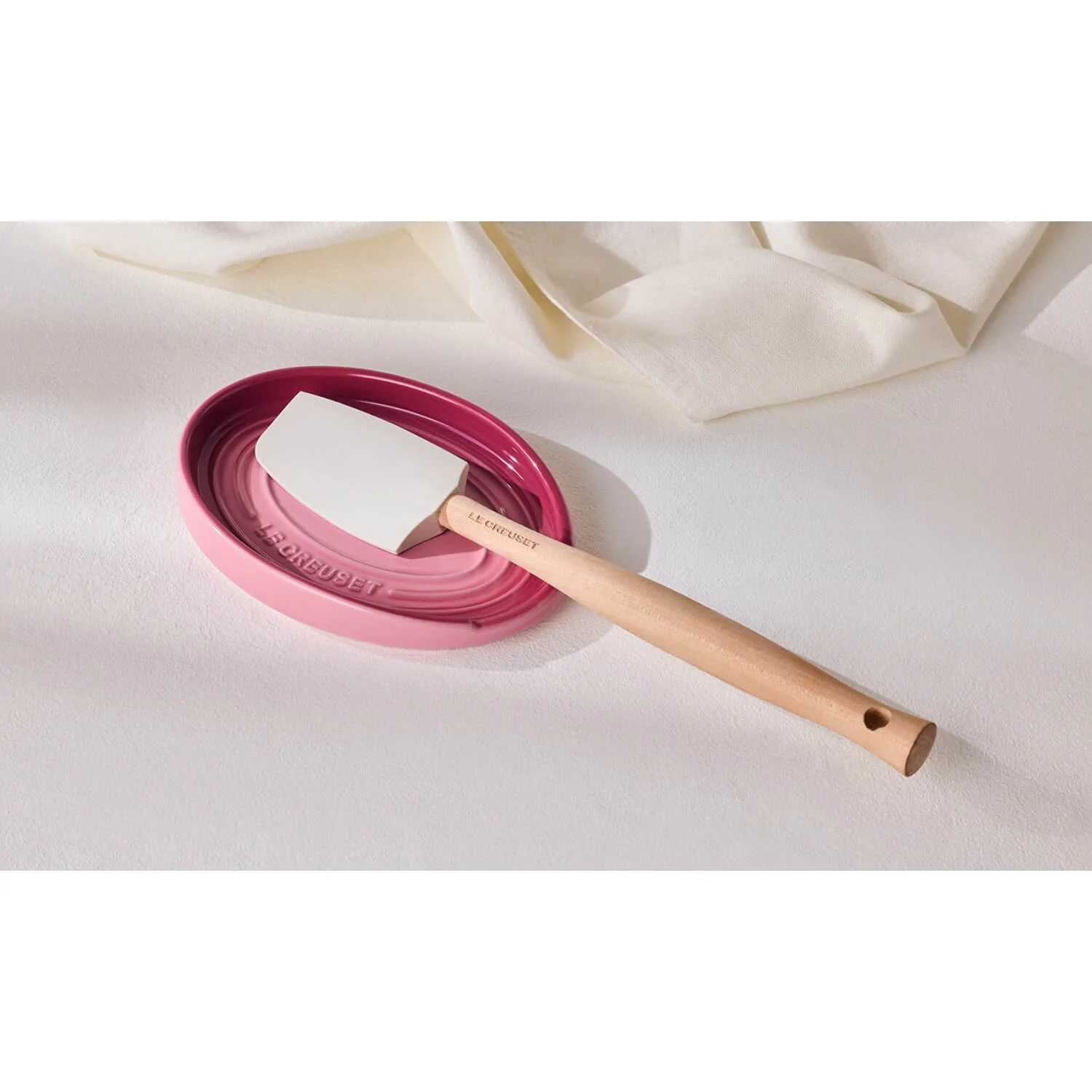 Le Creuset Stoneware Oval Spoon Rest - Rose Quartz - Image 7