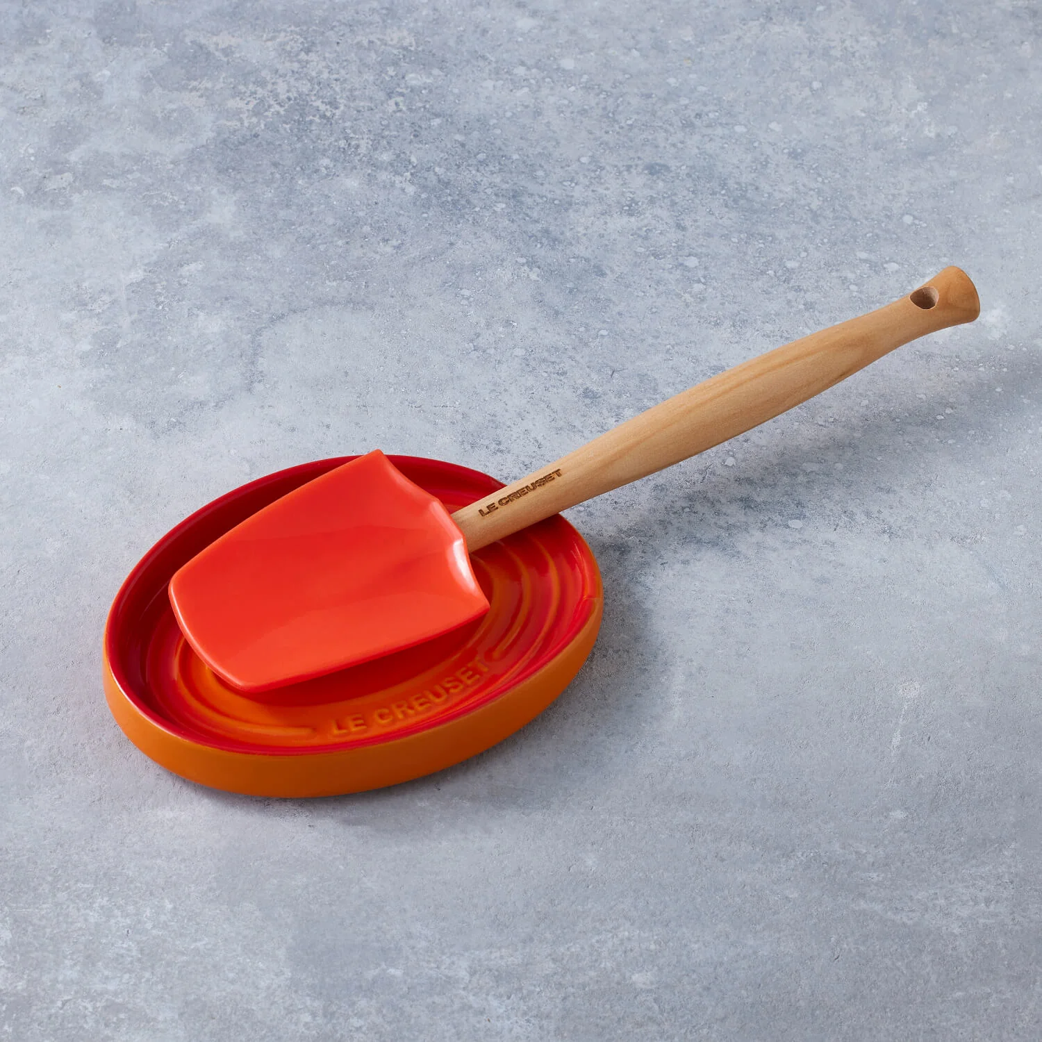 Le Creuset Stoneware Oval Spoon Rest - Volcanic - Image 5