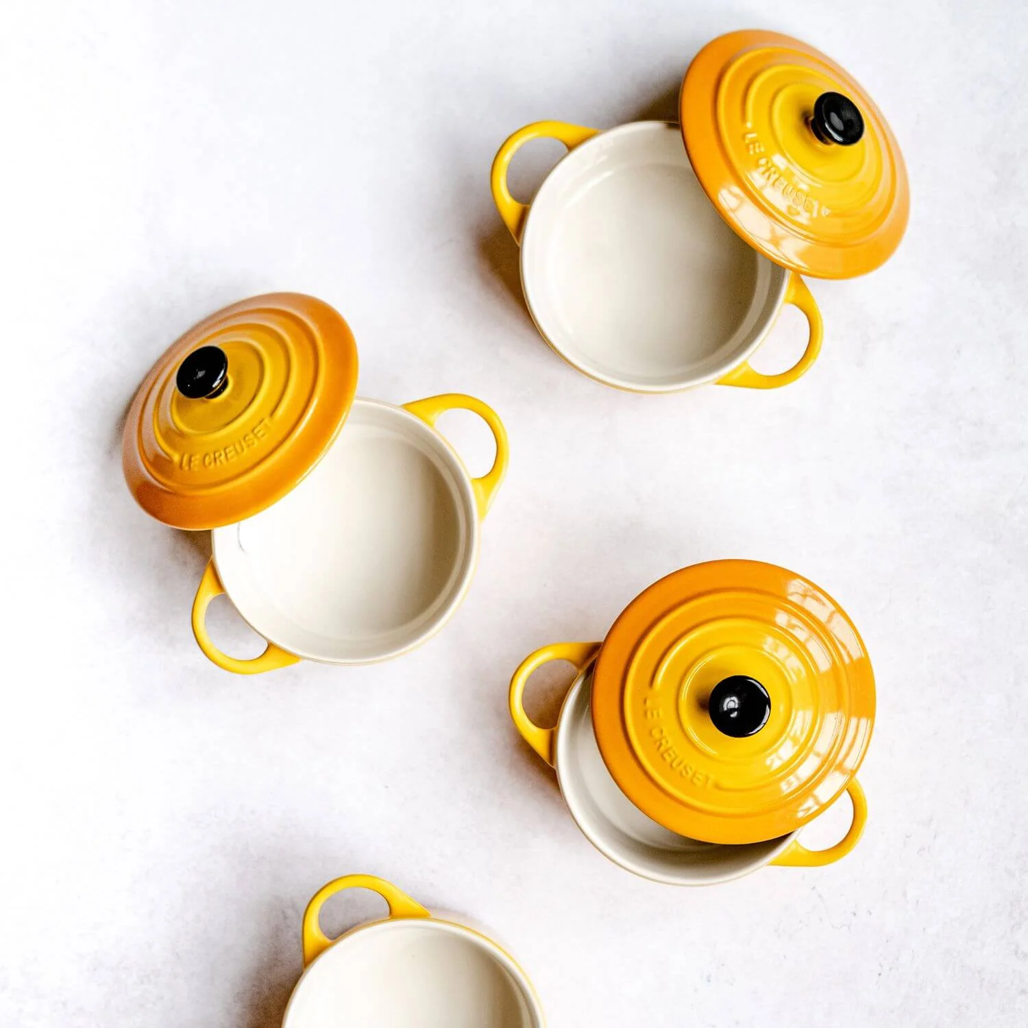 Le Creuset Stoneware Petite Round Casserole - Nectar - Image 5
