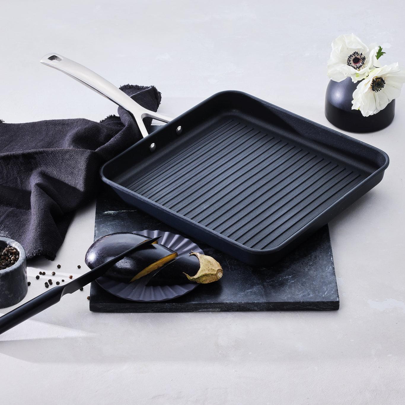 Le Creuset Toughened Non-Stick Square Grill Pan - 28cm - Image 5