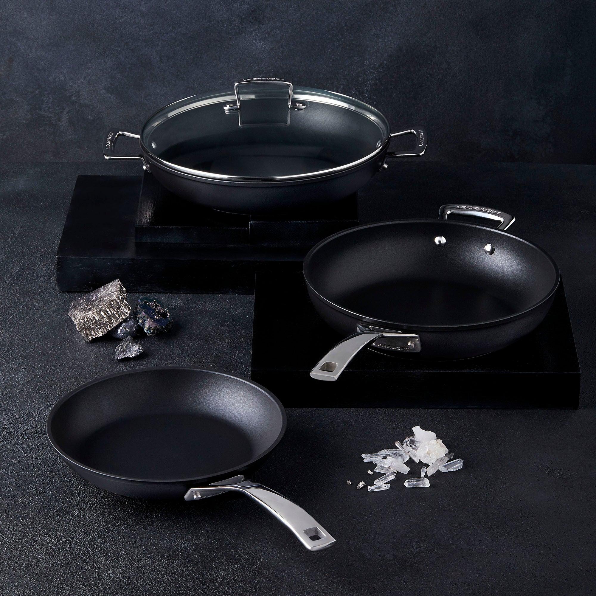 Le Creuset Toughened Non-Stick Deep Frying Pan With Helper Handle - 30cm - Image 6