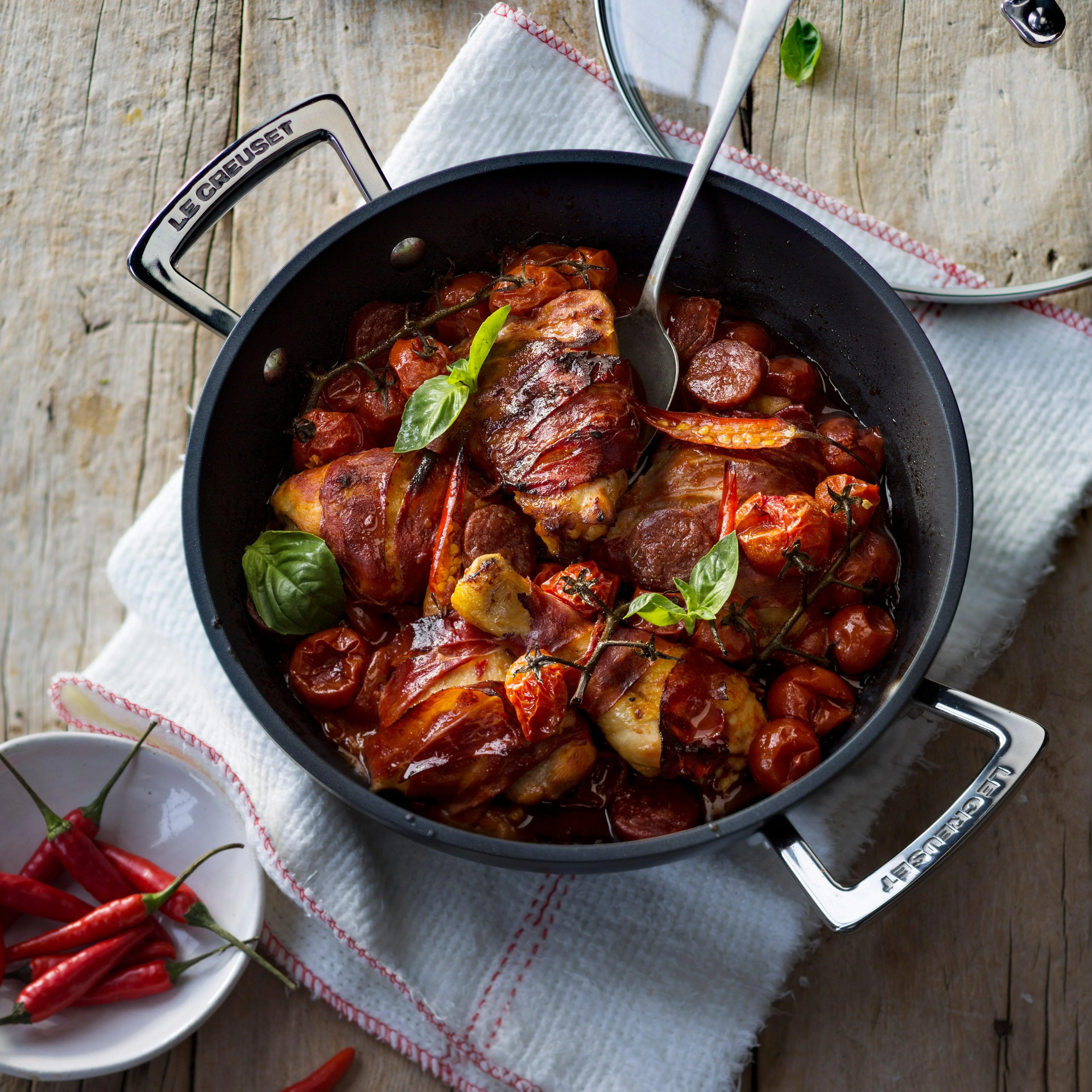 Le Creuset Toughened Non-Stick Shallow Casserole - 30cm - Image 5
