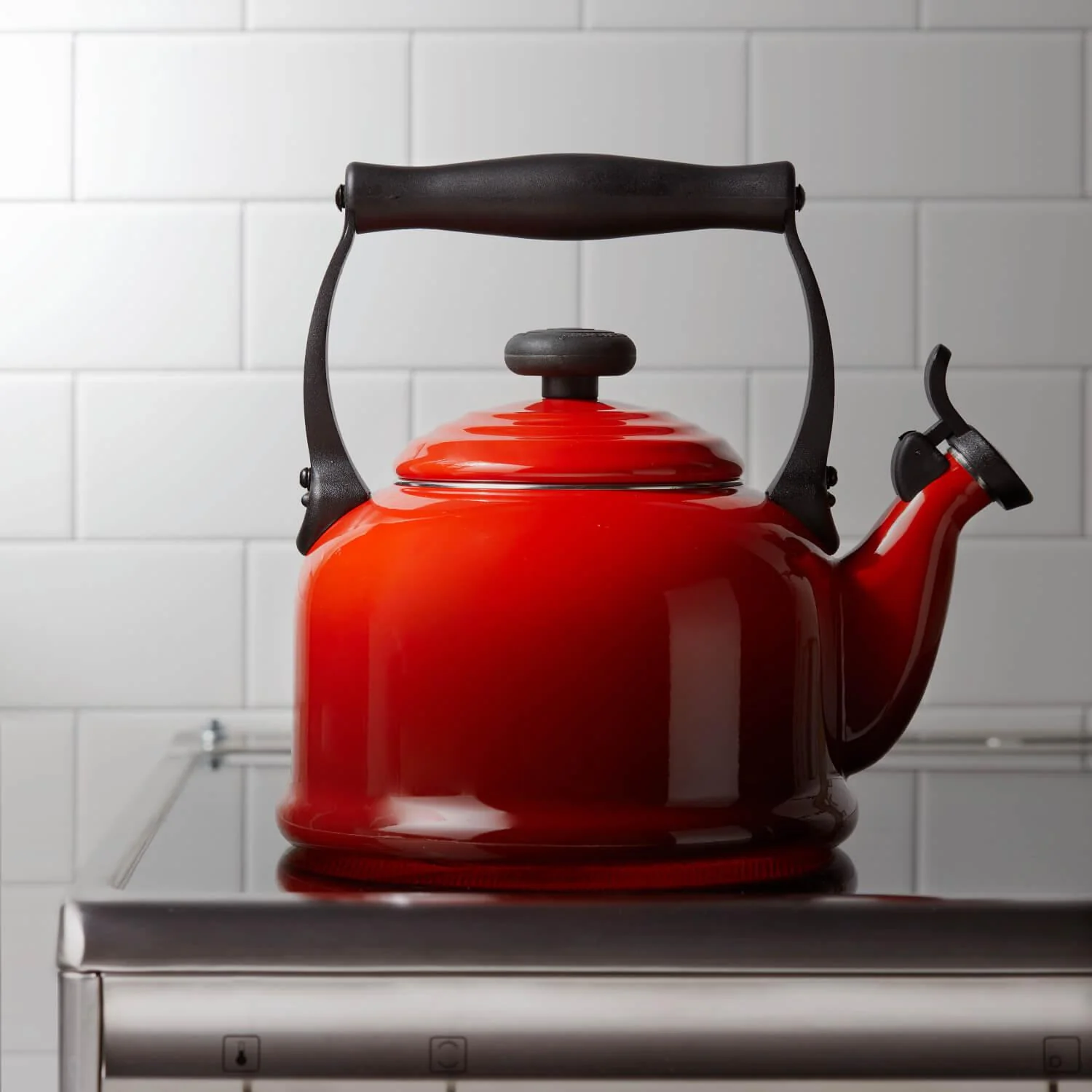 Le Creuset Traditional Stove Top Kettle - Cerise - Image 5