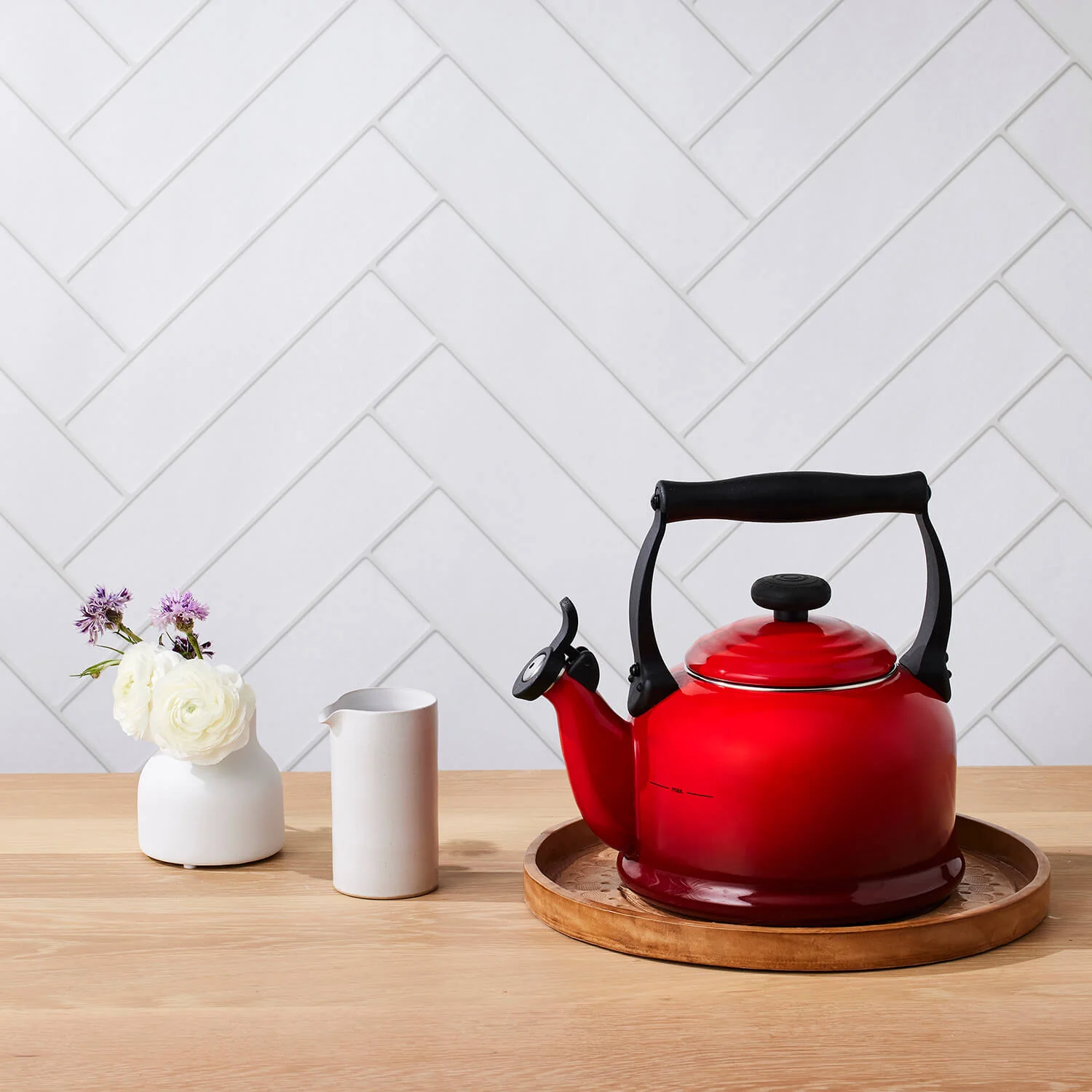 Le Creuset Traditional Stove Top Kettle - Cerise - Image 6