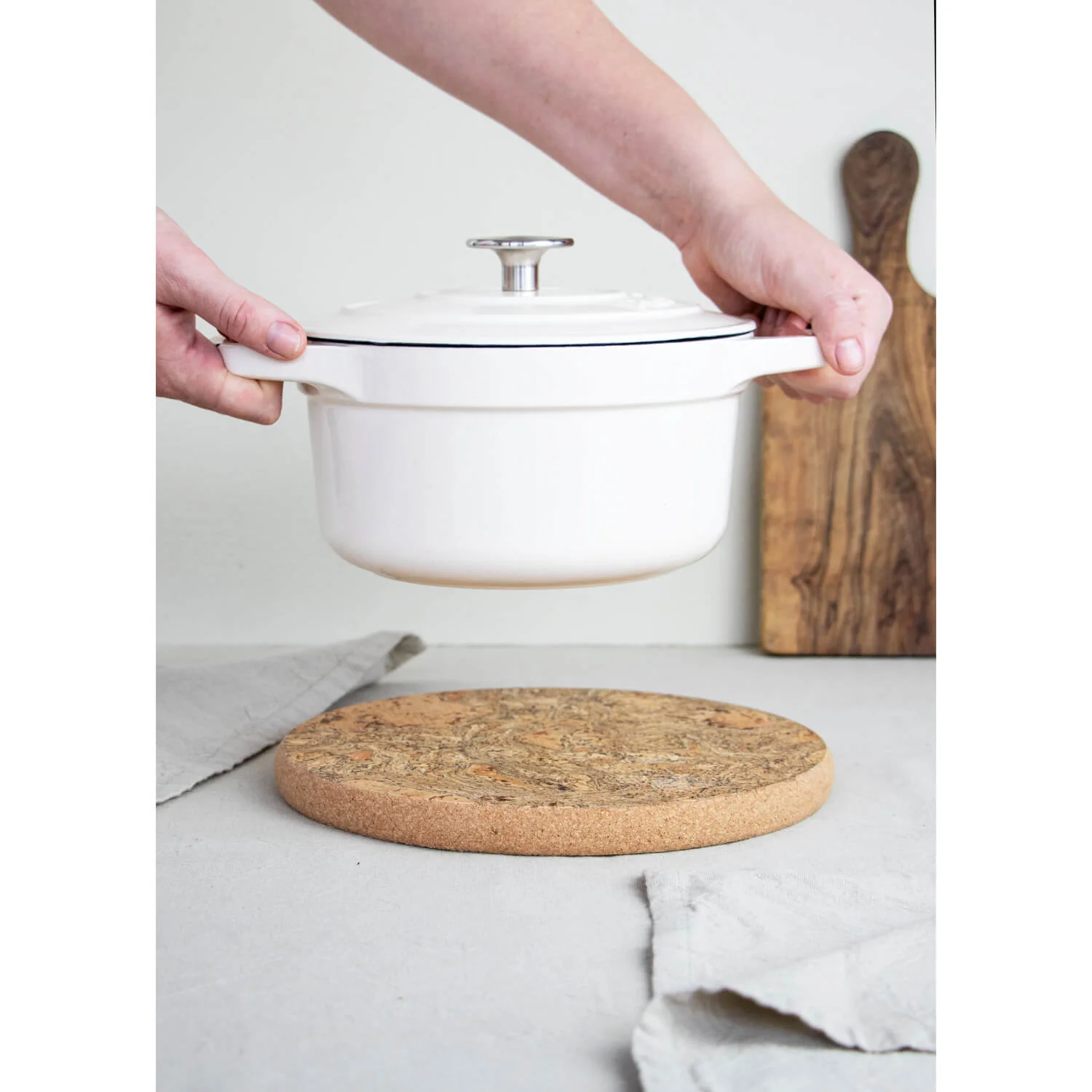 Liga Natural Round Cork Trivet - Large - Image 2