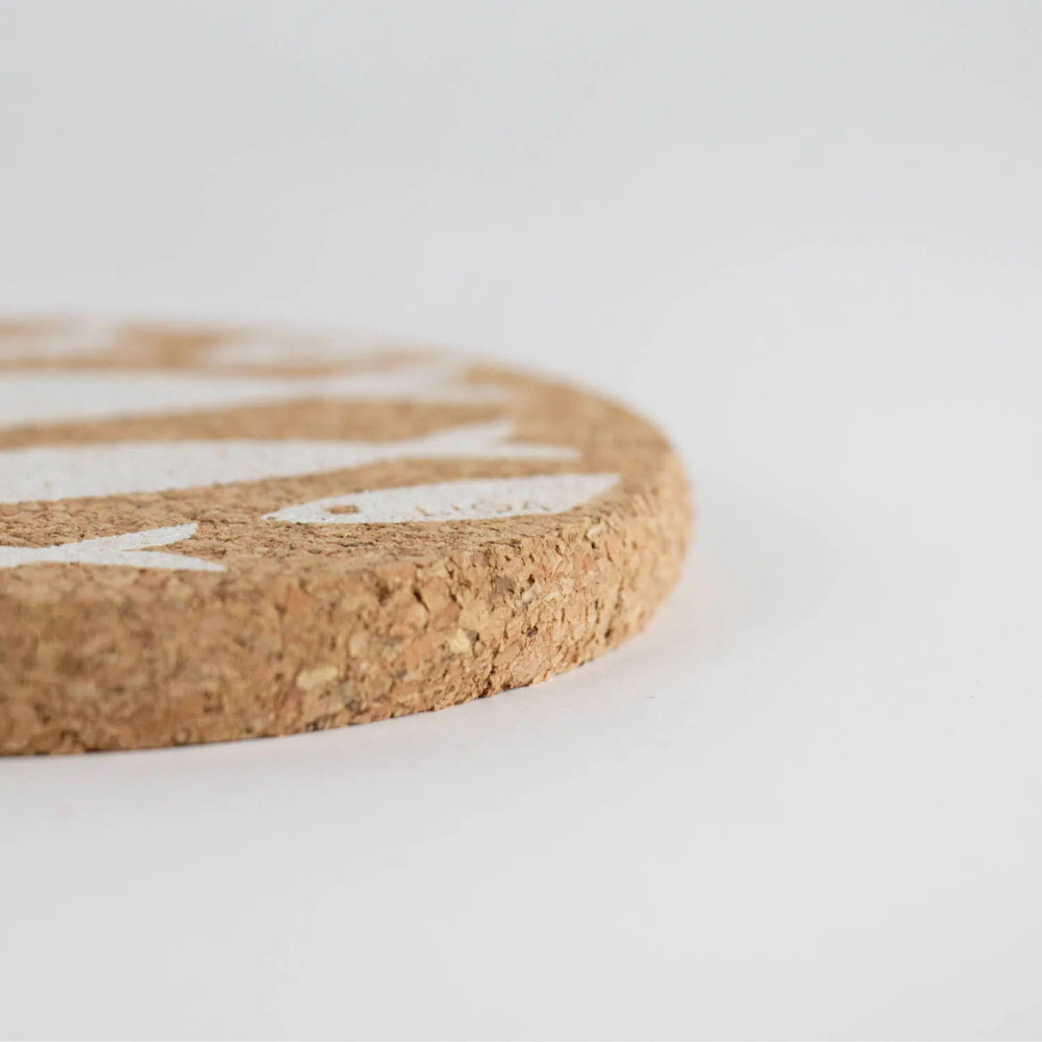 Liga Round Cork Coaster - Fish - White - Image 3