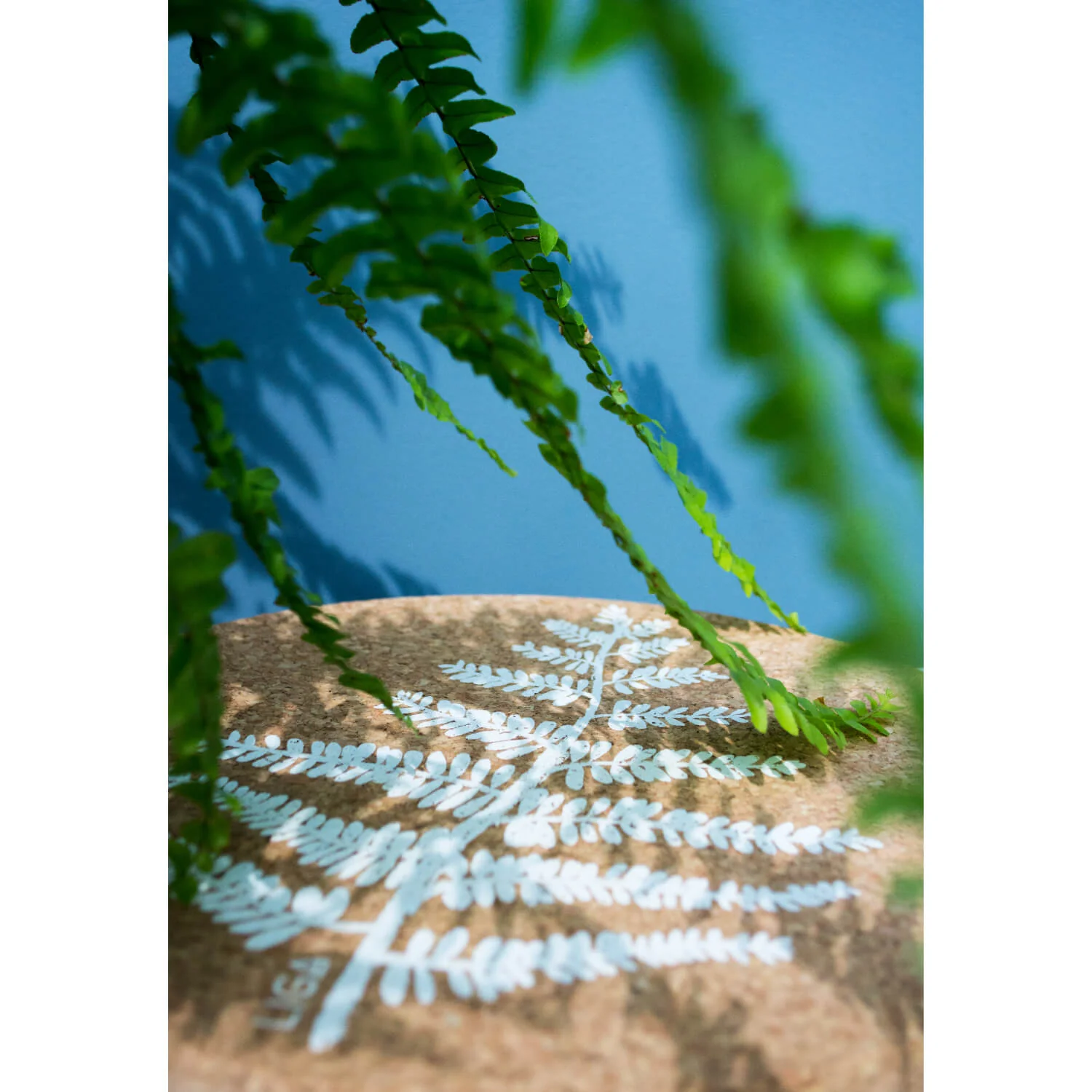 Liga Round Cork Placemat - Fern - White - Image 4