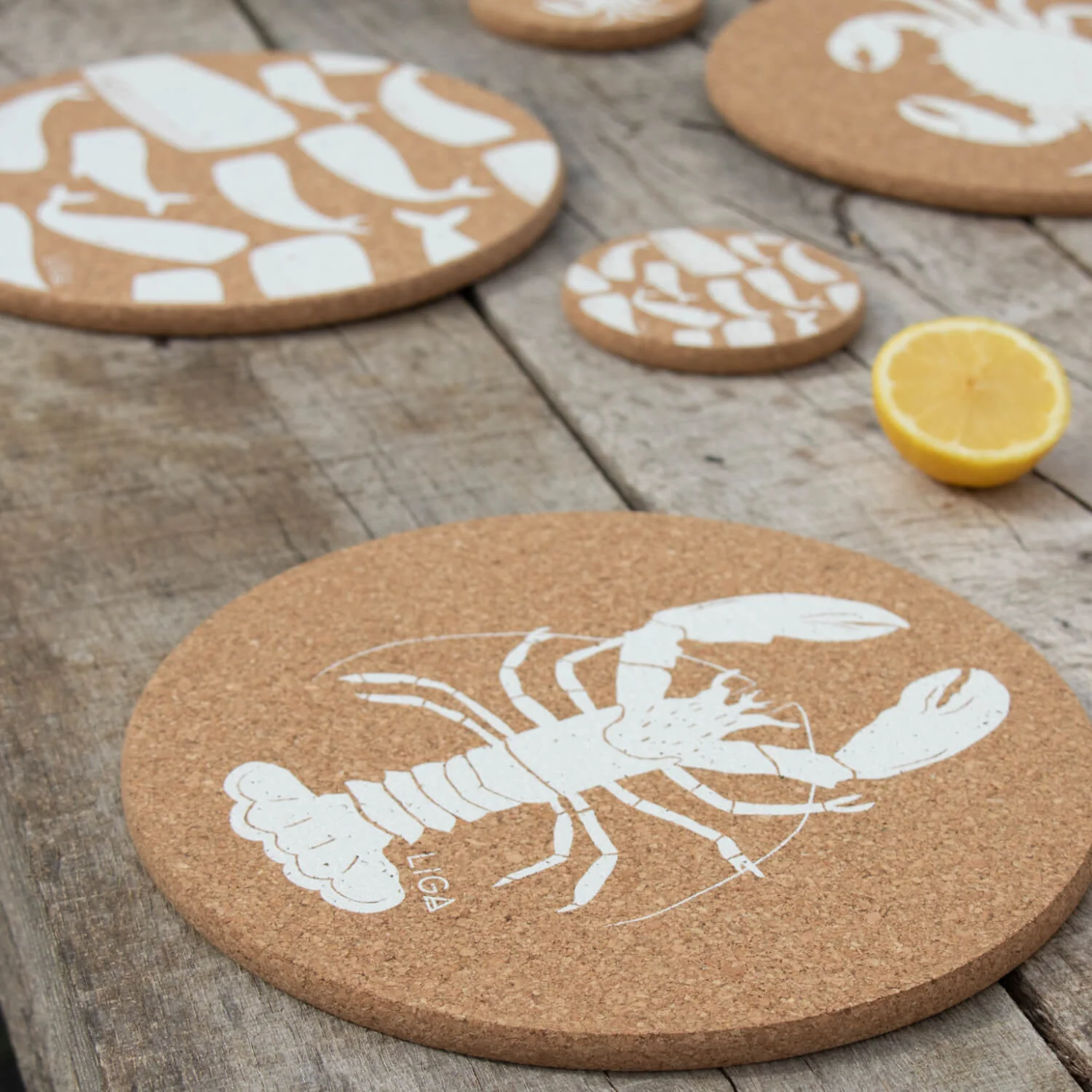Liga Round Cork Placemat - Lobster - White - Image 5