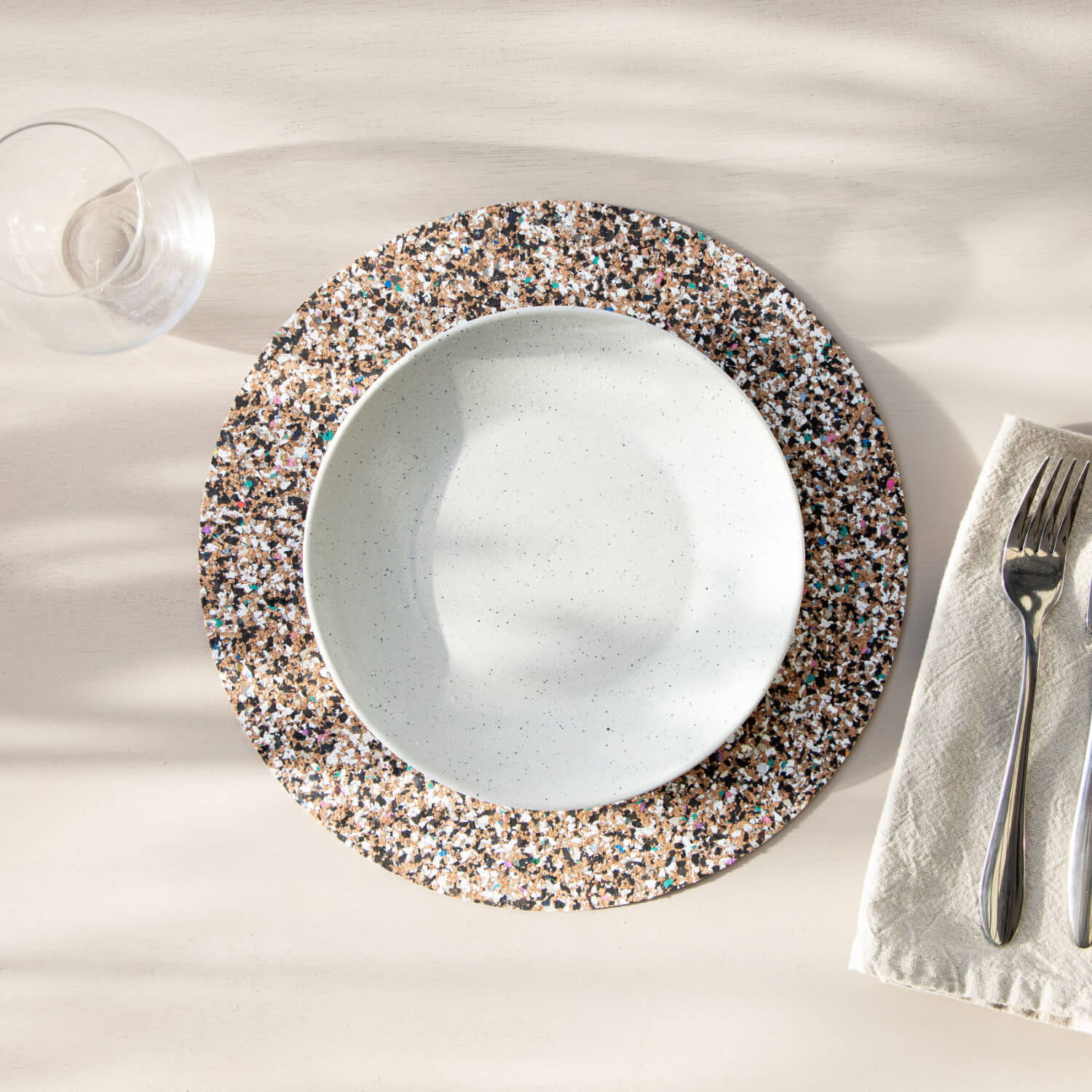 Liga Set of 4 Round Cork Placemats - Beach Clean - Image 5