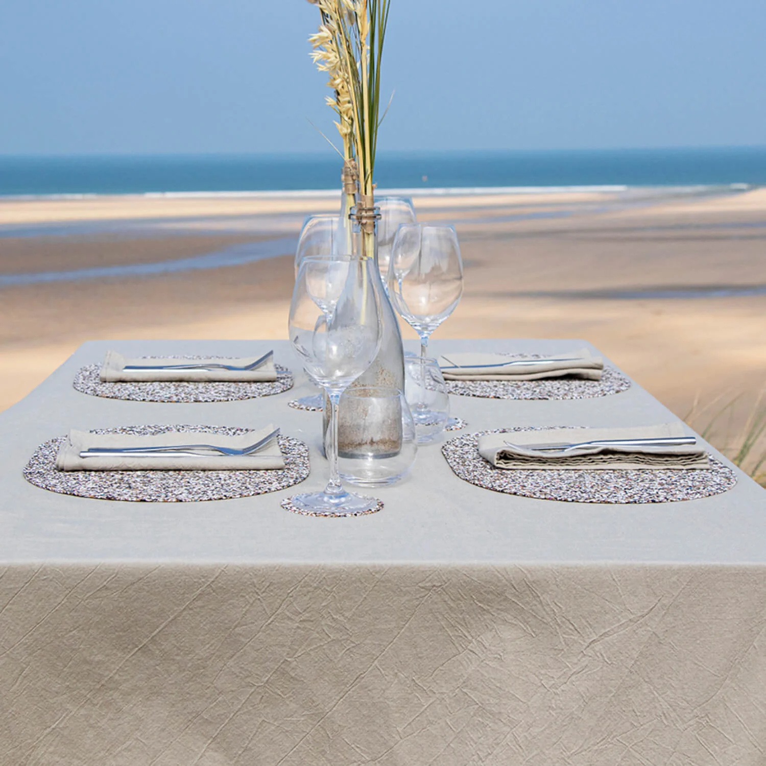 Liga Set of 4 Round Cork Placemats - Beach Clean - Image 7