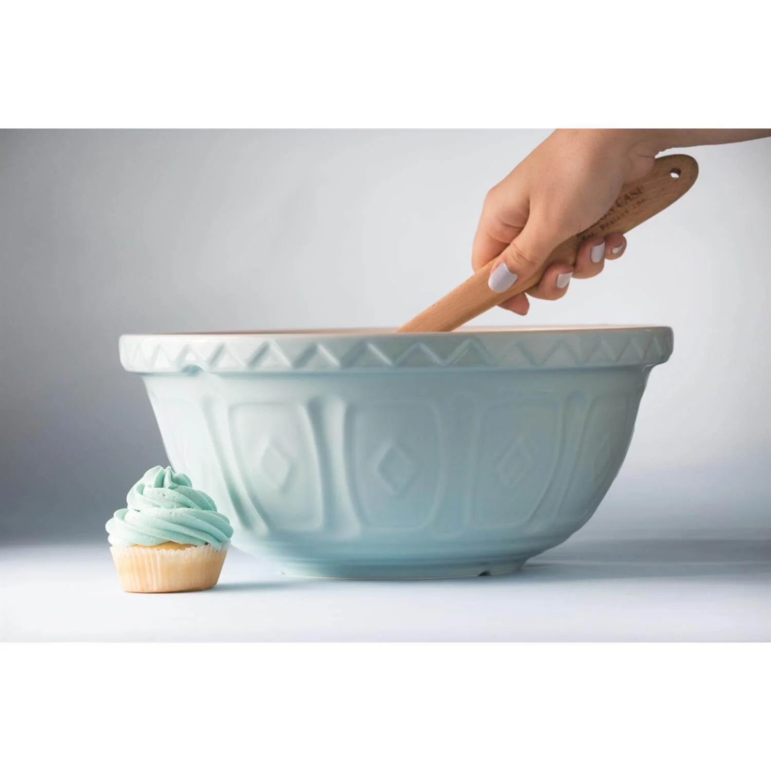 Mason Cash Colour Mix 26cm Stoneware Mixing Bowl - Powder Blue - Image 2