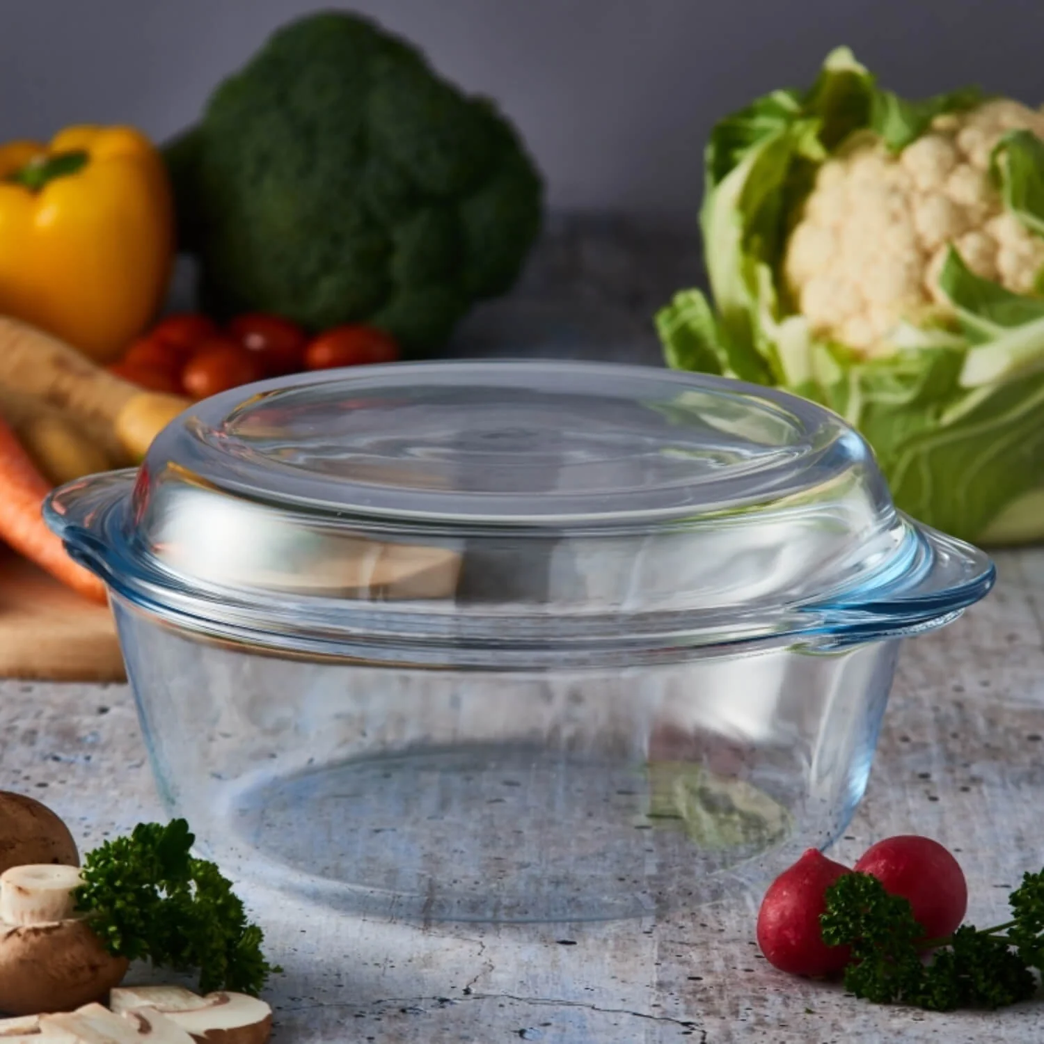 Mason Cash Classic Round Glass 1 Litre Casserole Dish with Lid - Image 3