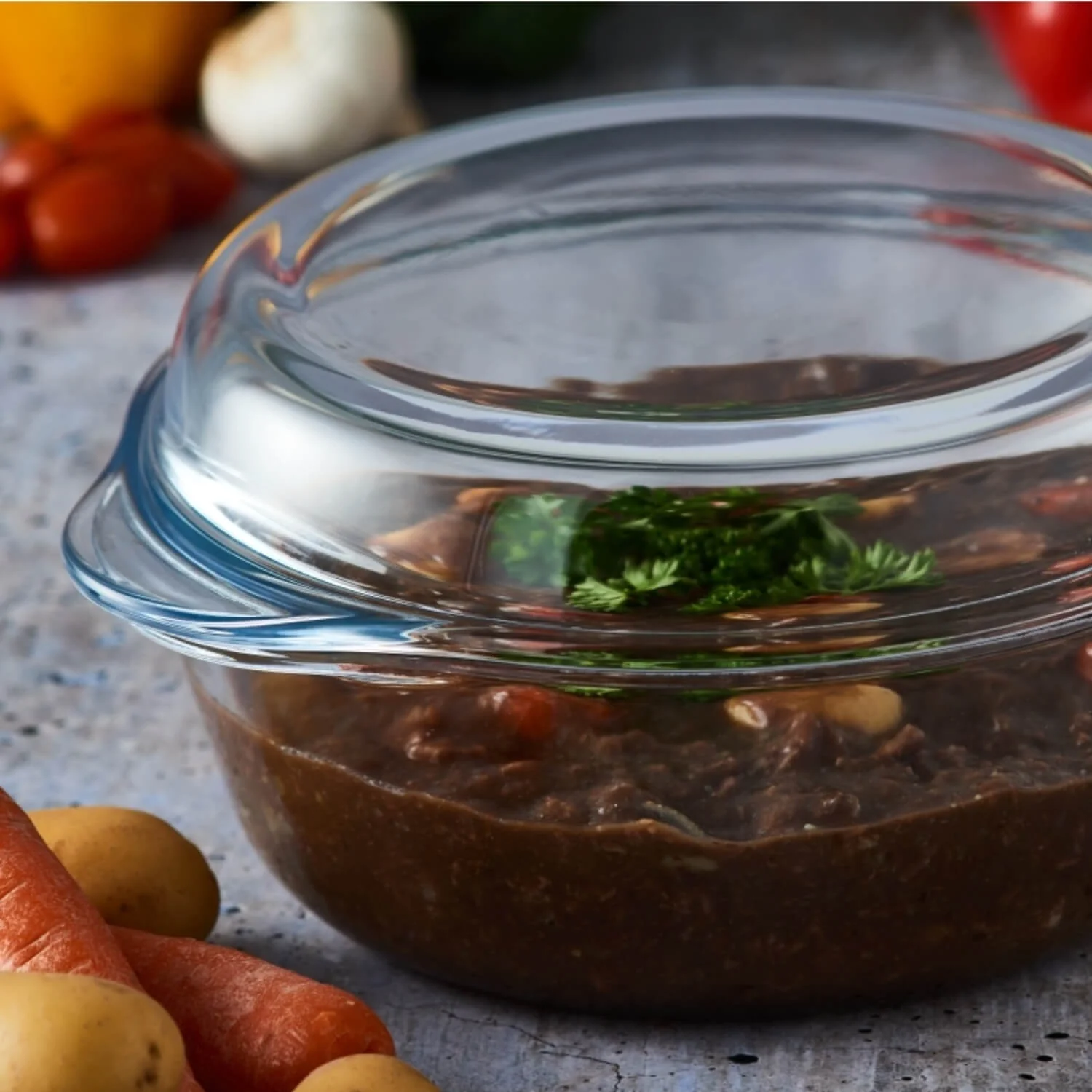 Mason Cash Classic Round Glass 2 Litre Casserole Dish with Lid - Image 4