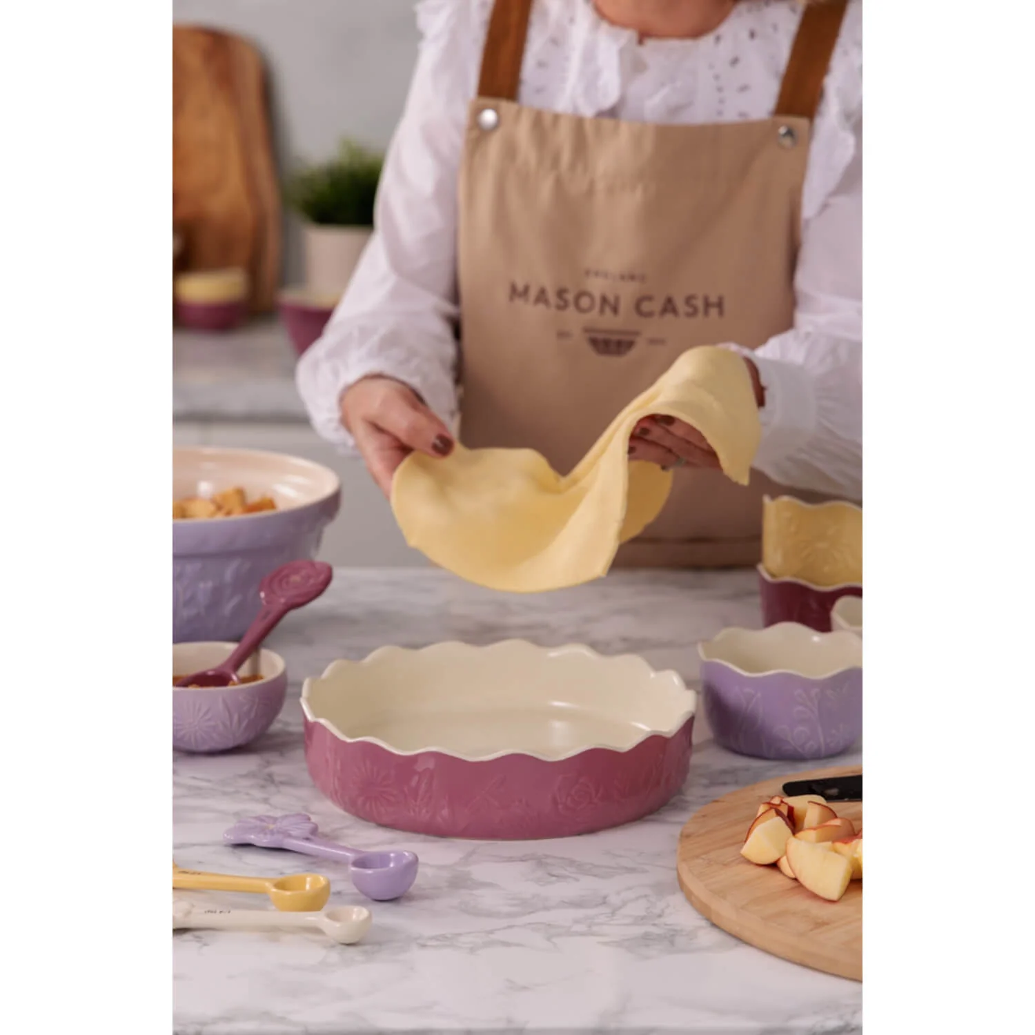 Mason Cash In The Meadow 23cm Stoneware Pie Dish - Pink - Image 4