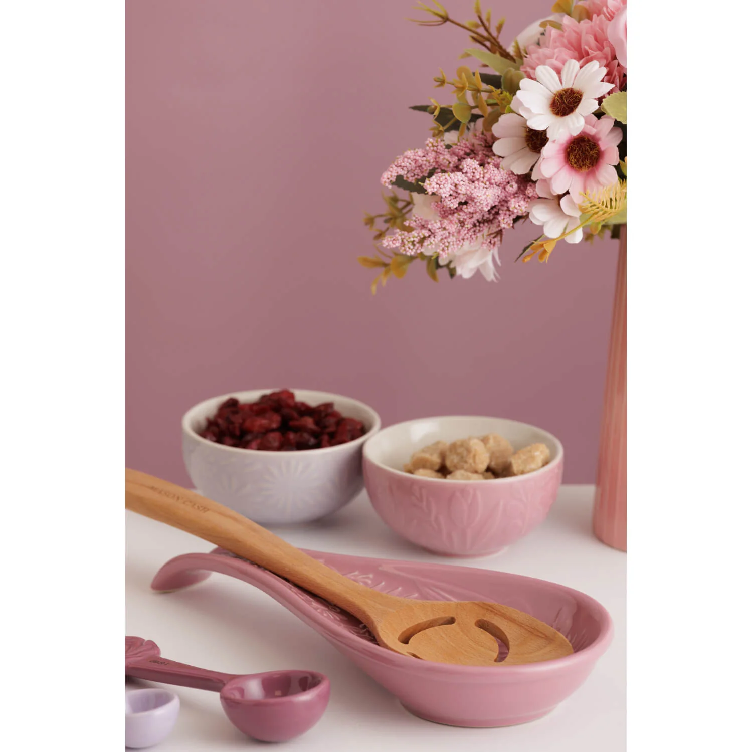 Mason Cash In The Meadow Stoneware Spoon Rest - Image 2